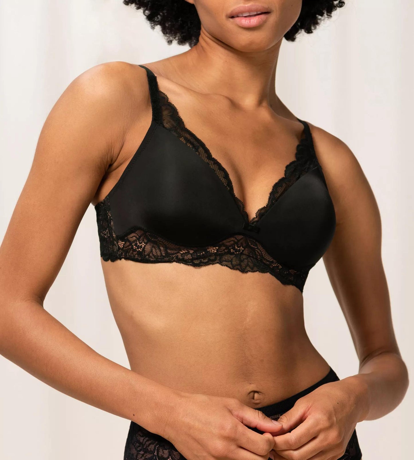 Amourette Charm P (Black)