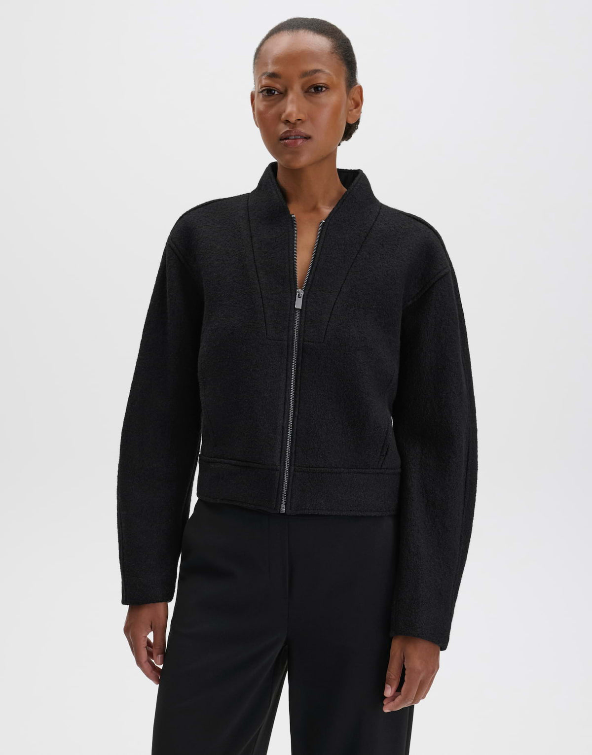 Nuvera (Black)