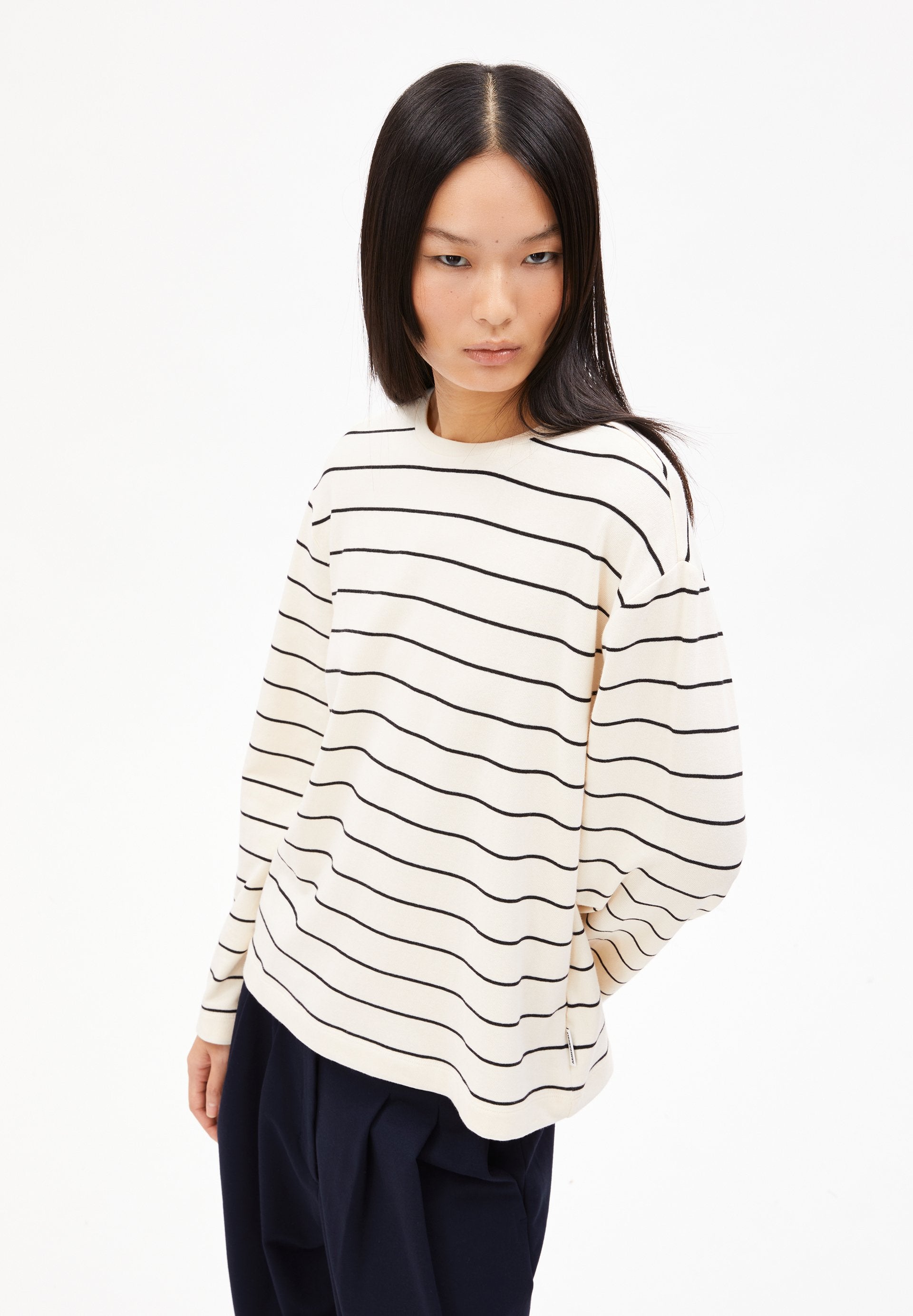 Marynaa Fine Stripe (Oatmilk-black)