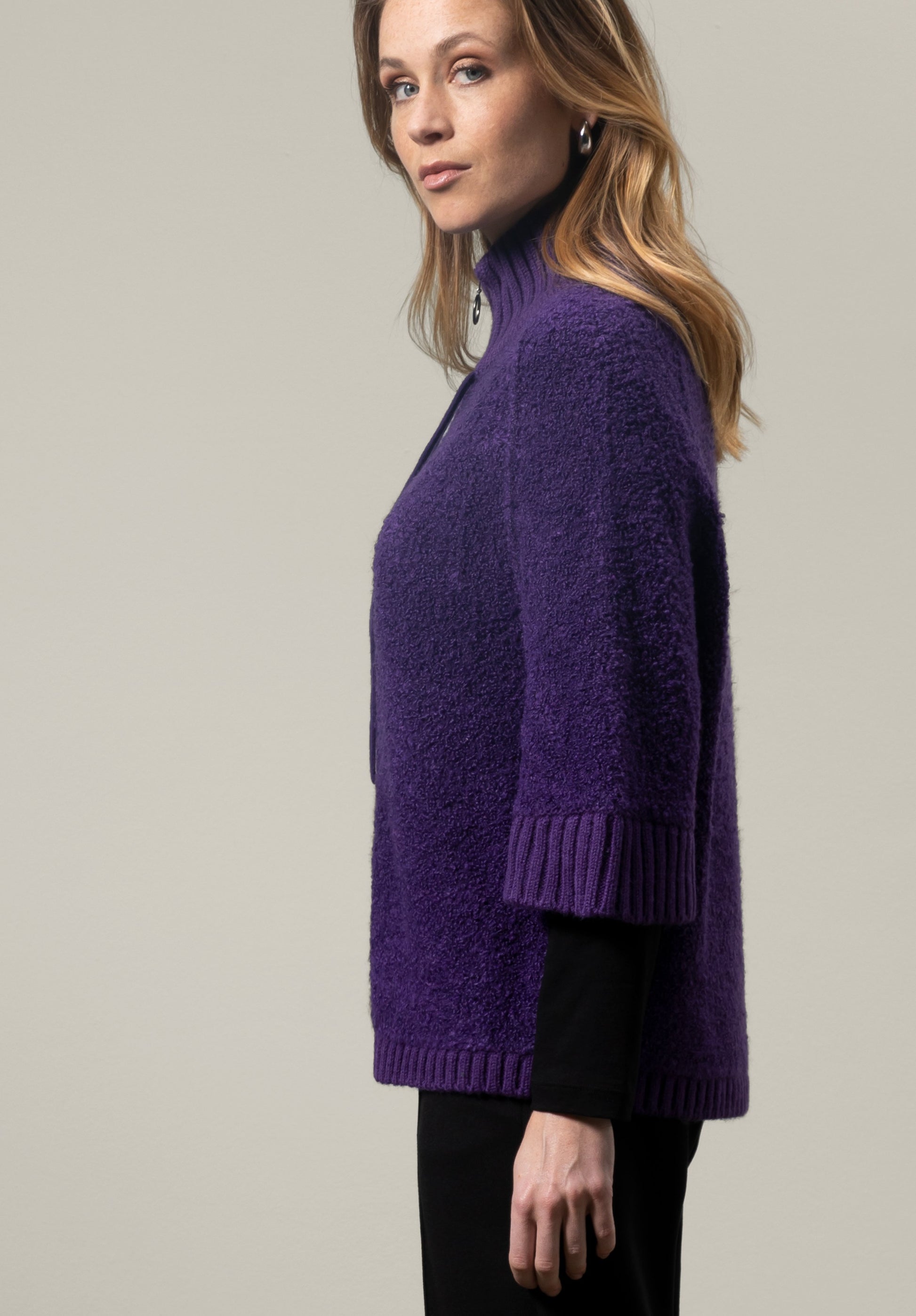 Octavis (Dark Purple)