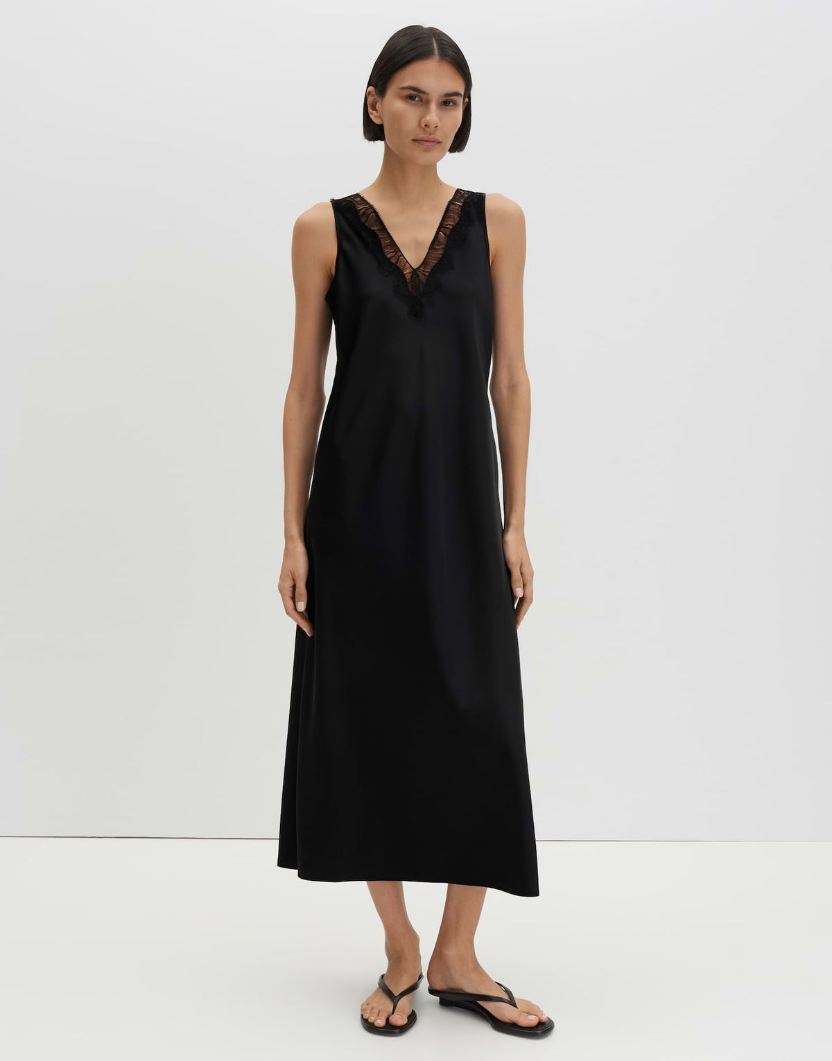 Qamile (Black)