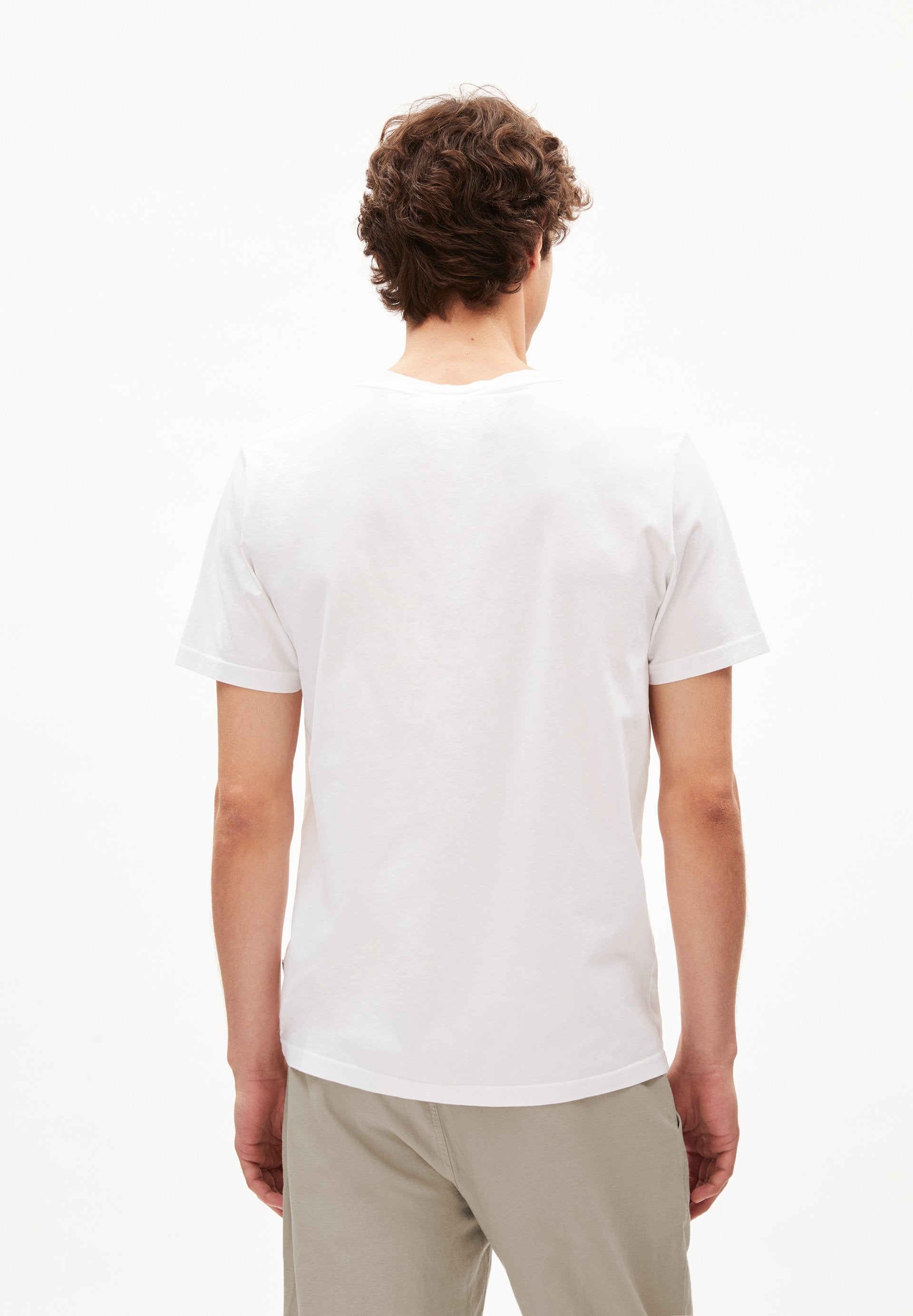 Jaames (White)