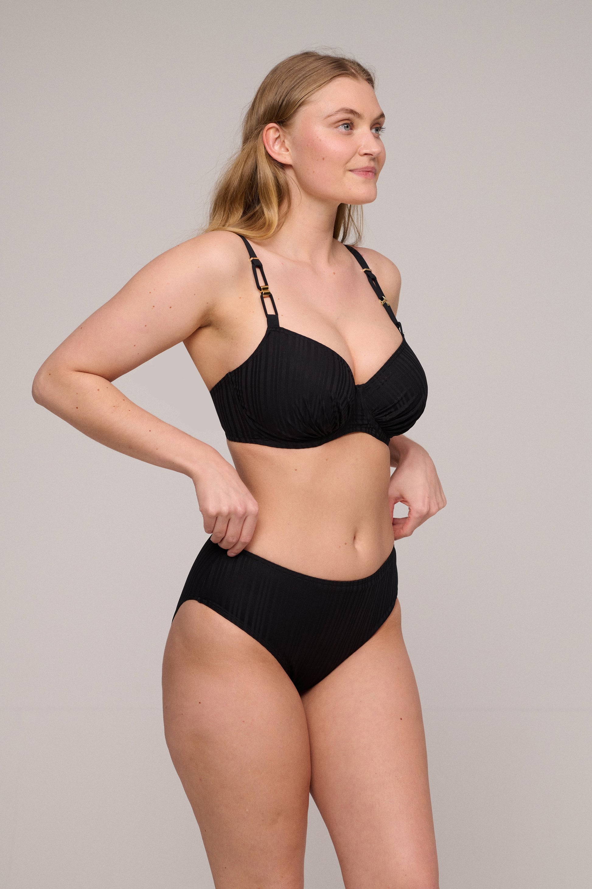 KIRUNA schwarz Bikini Taillenslip (Zwa)