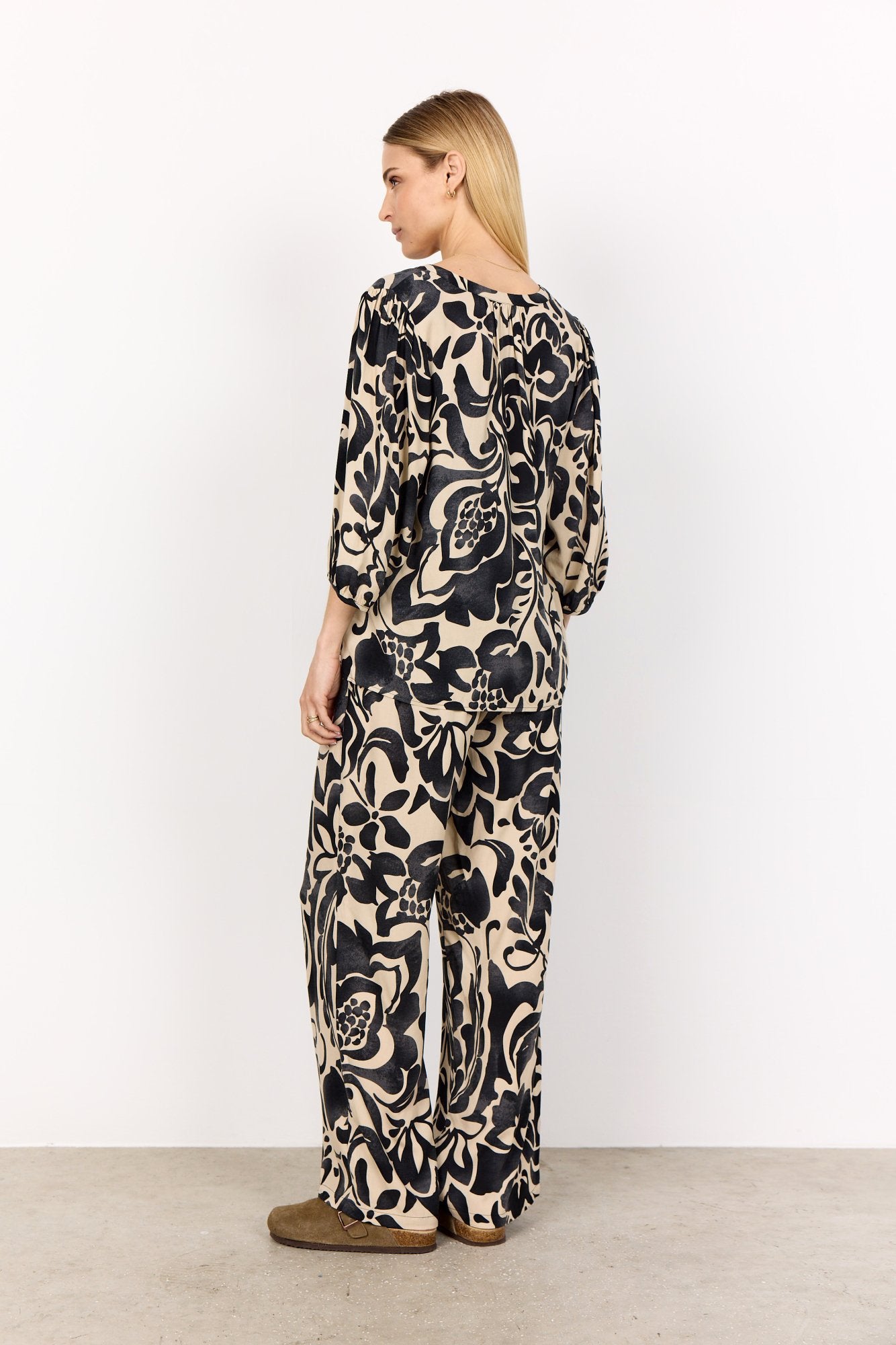 Sc-senta 1 (9999c 9999c Black Co)