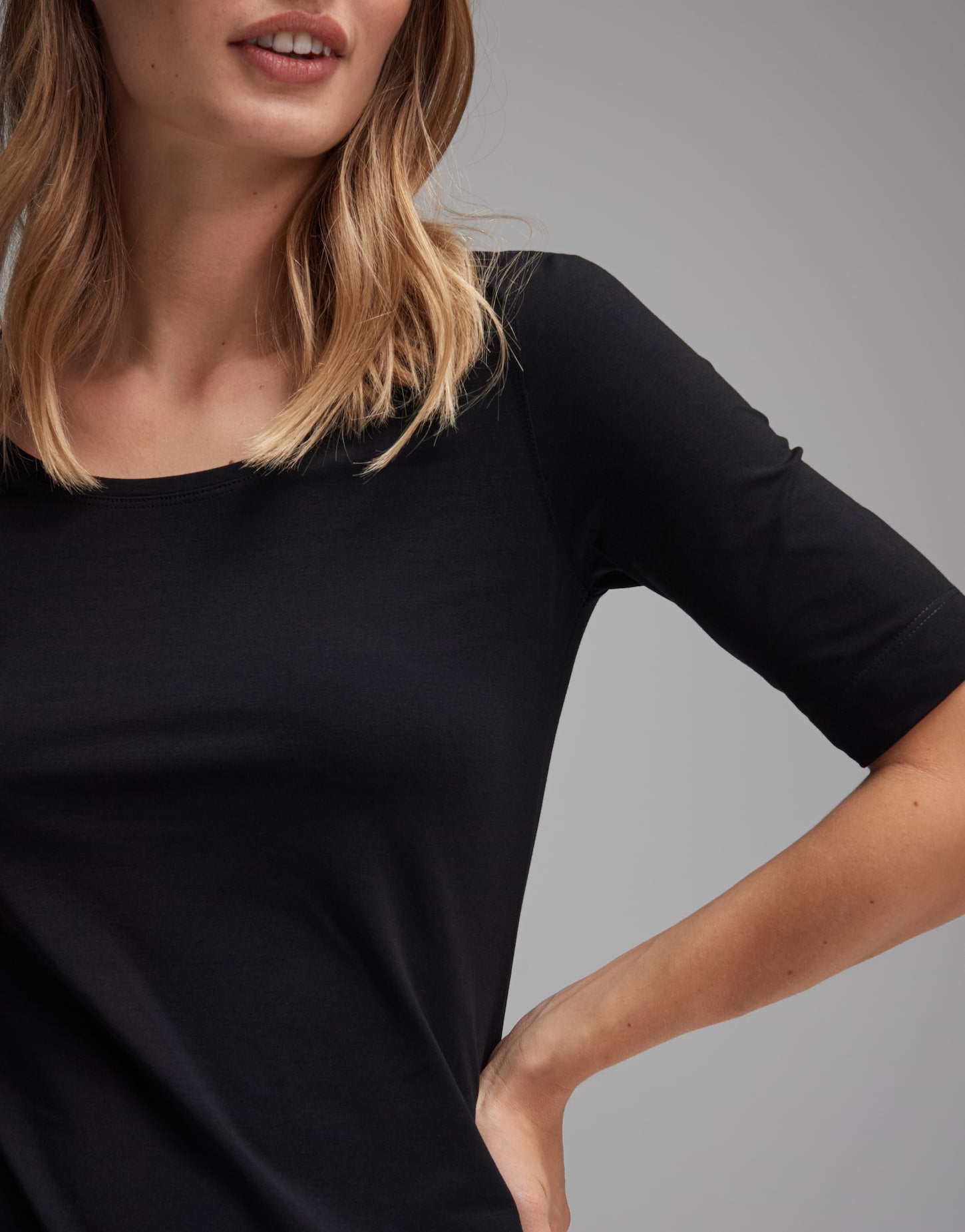 Sanika (Black)