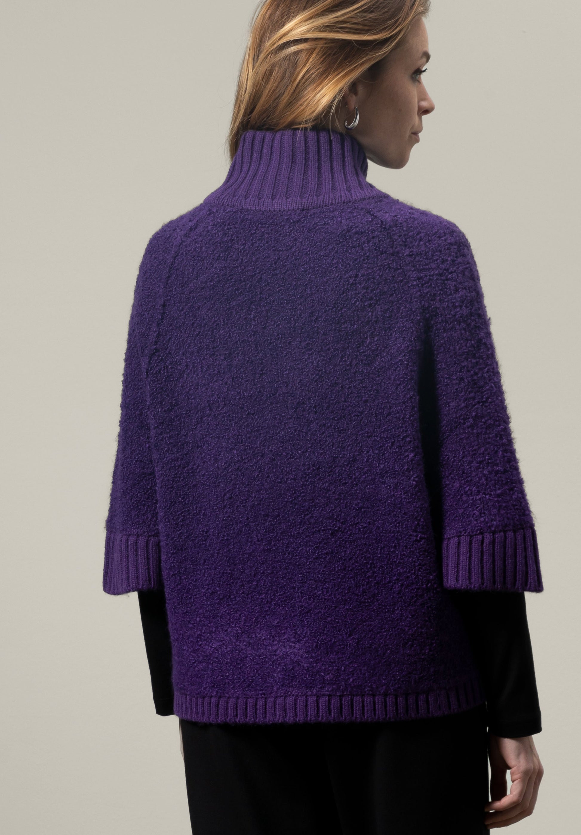 Octavis (Dark Purple)
