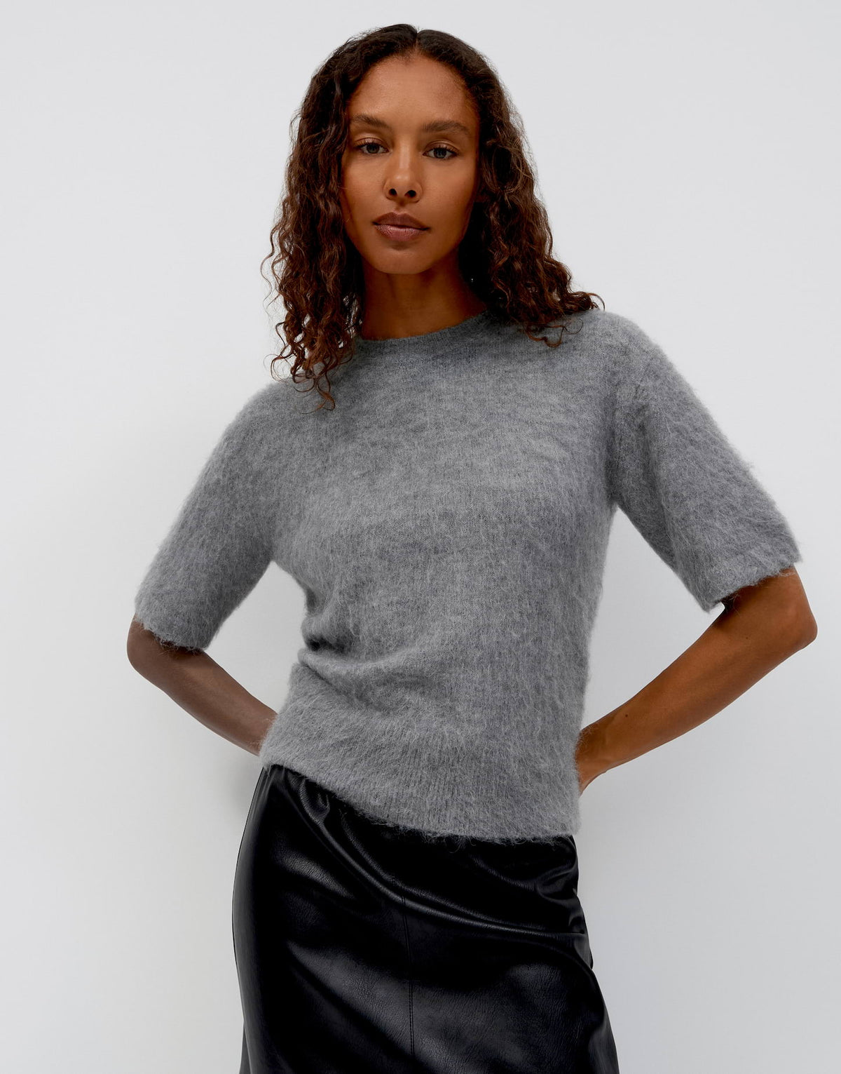 Pammi (Quiet Grey)