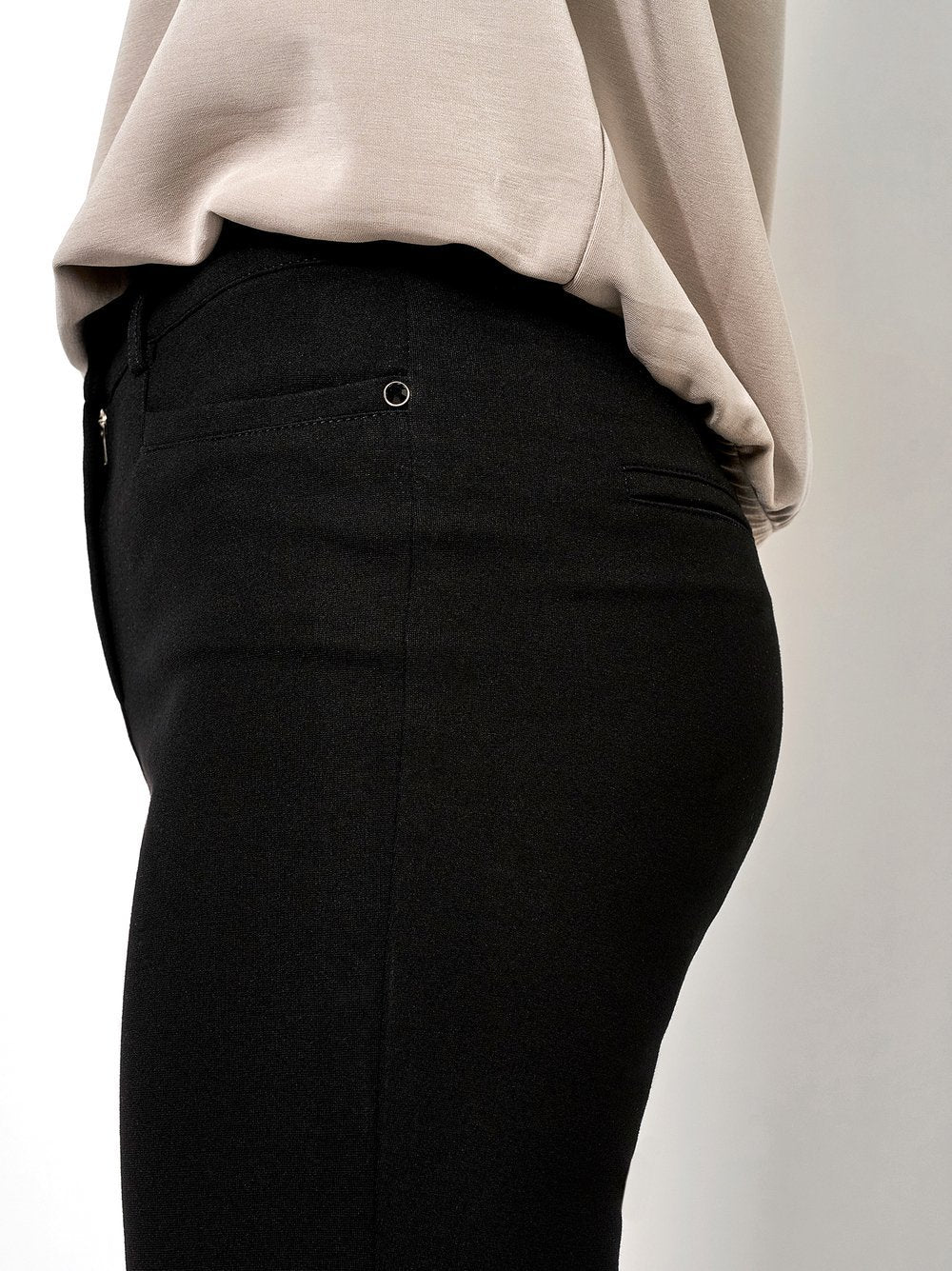 Jolie Turn Up (Black)