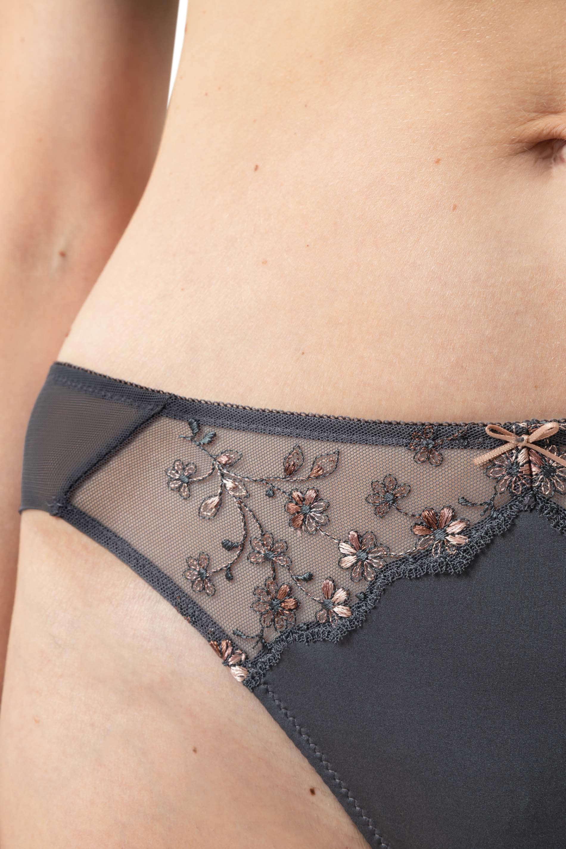 String (Thunder Grey)