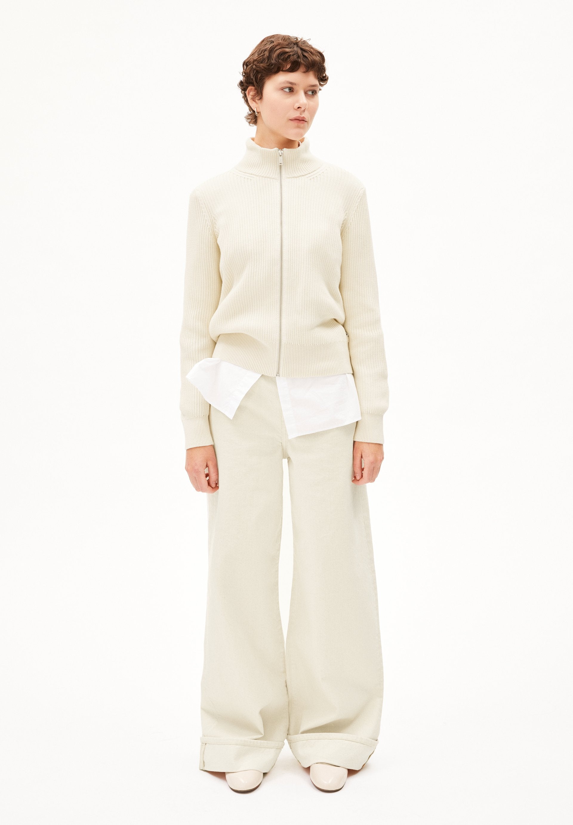 Rebeccaa Vanise (Oatmilk-light O)