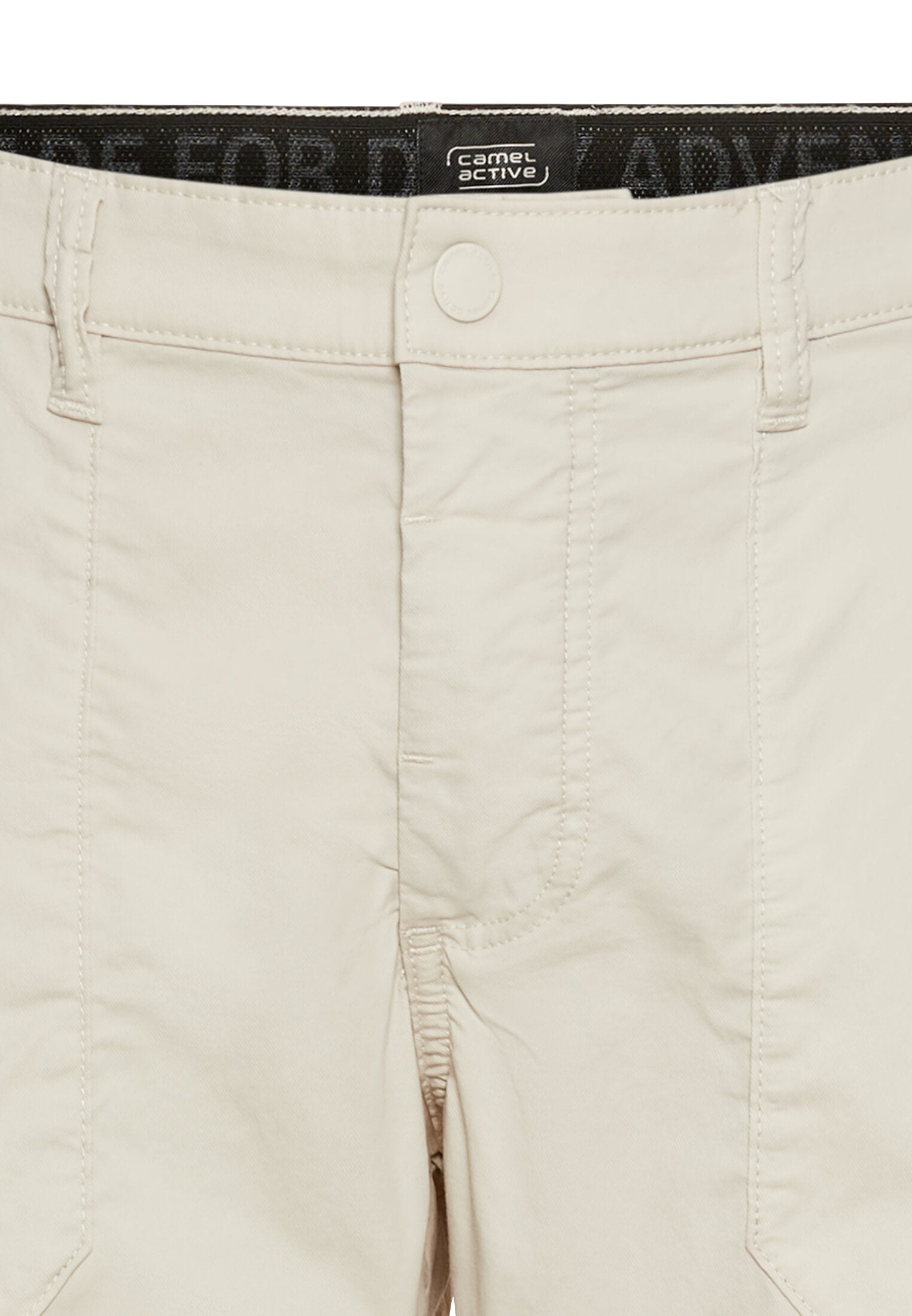 Leichte Chino im Relaxed Fit (Beige)