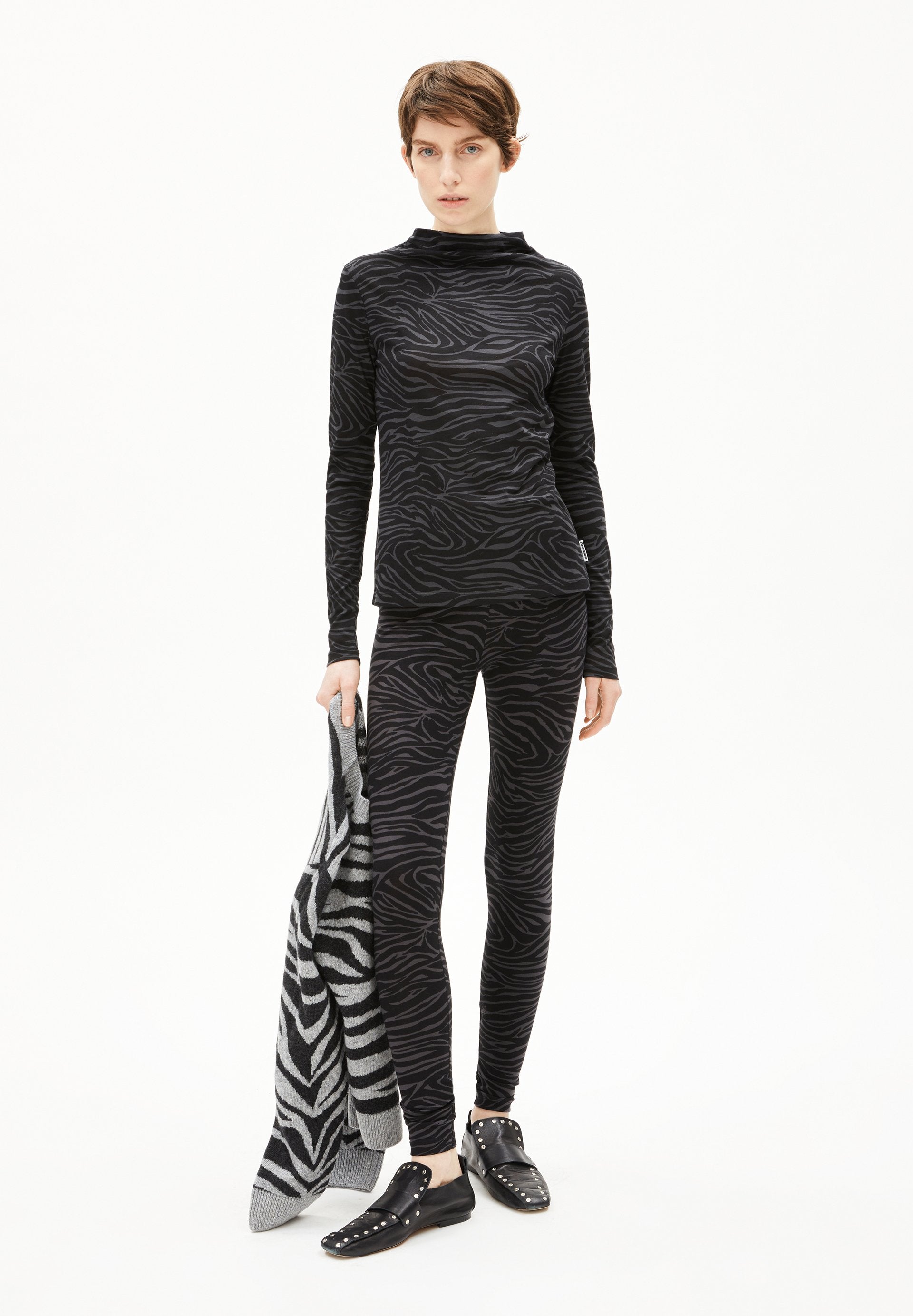 Faribaa Zebraraa (Black)