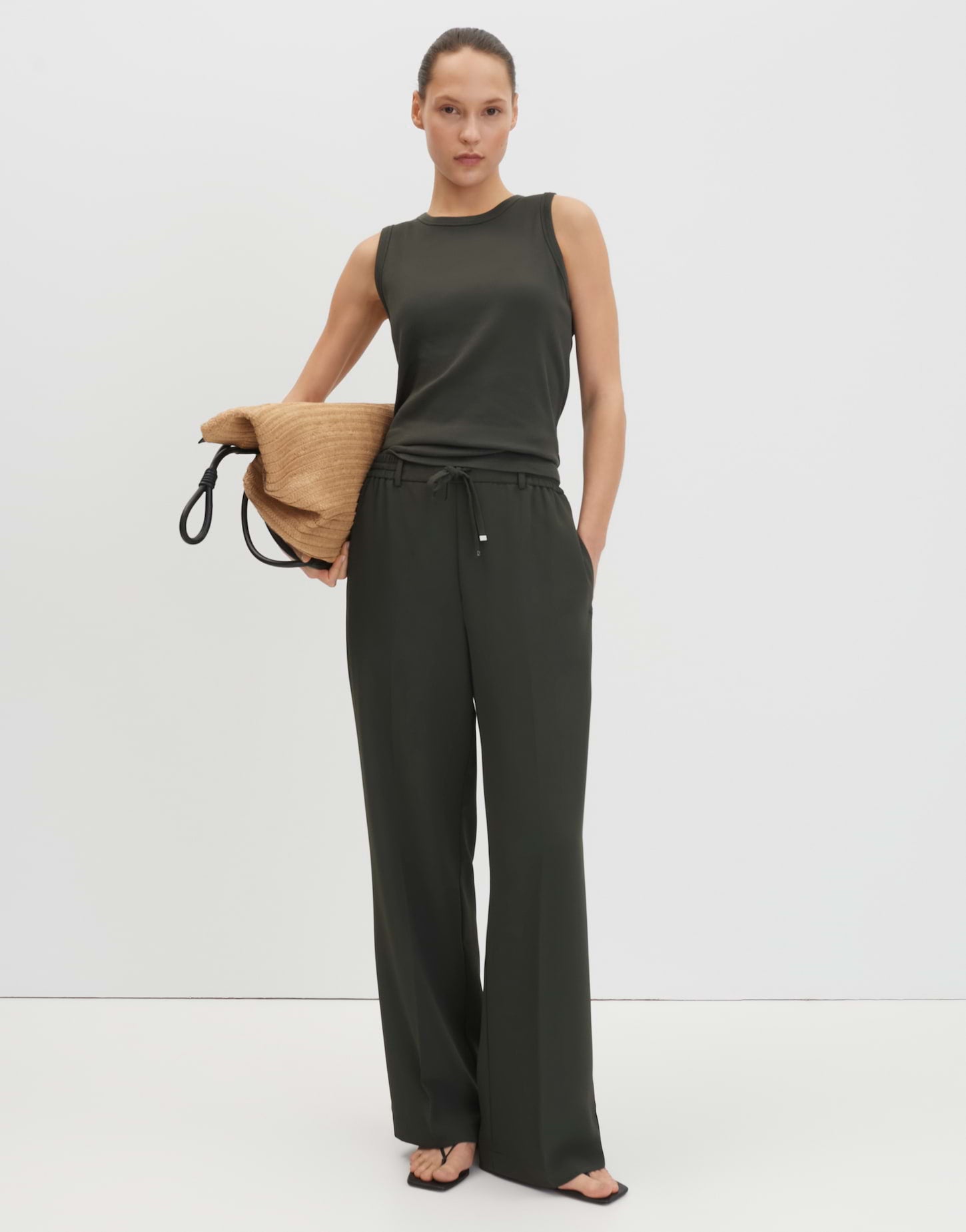Cevil ease (Midnight Olive)