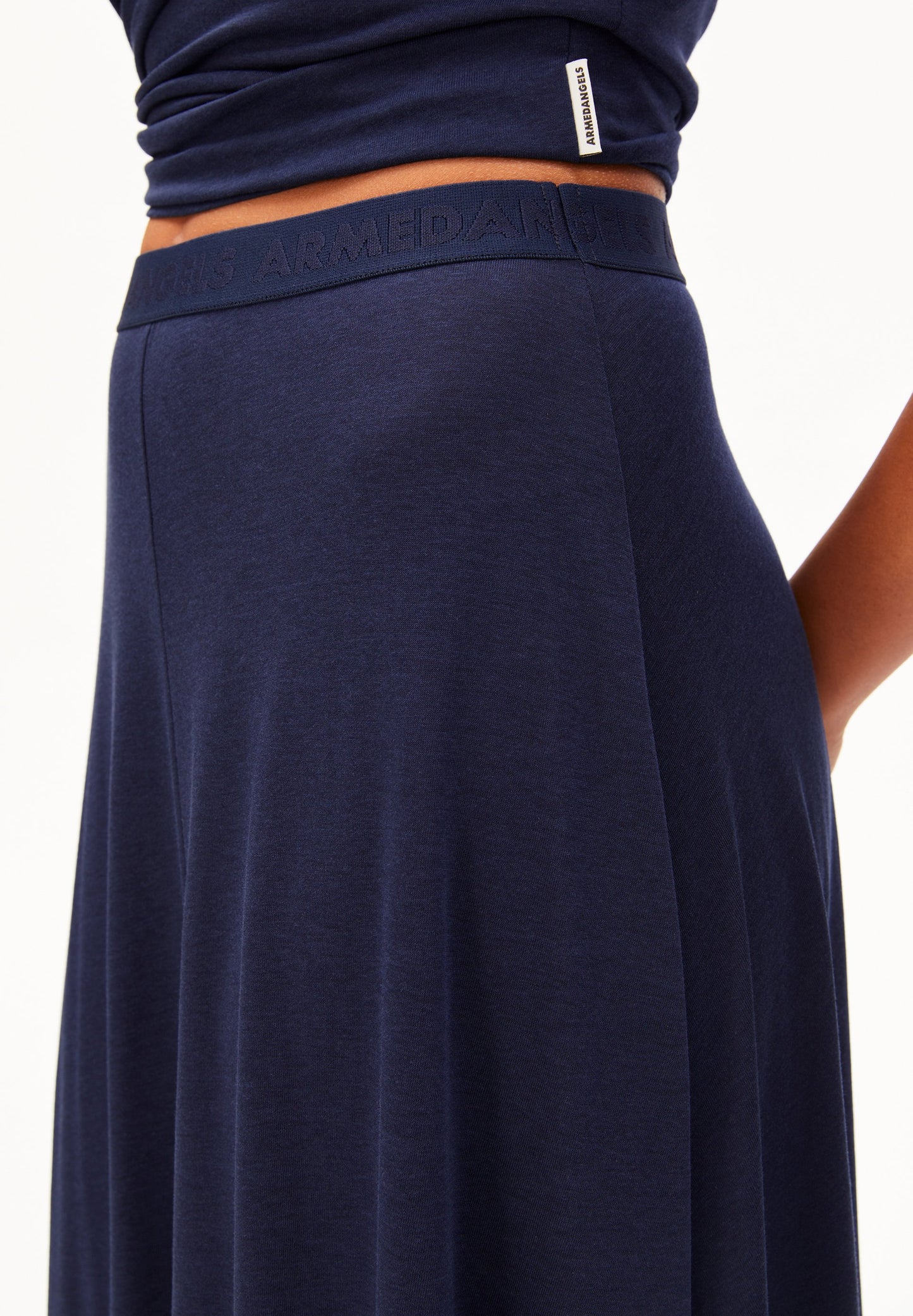 Ileniaa Laraa Midi Skirt (Tinted Navy)