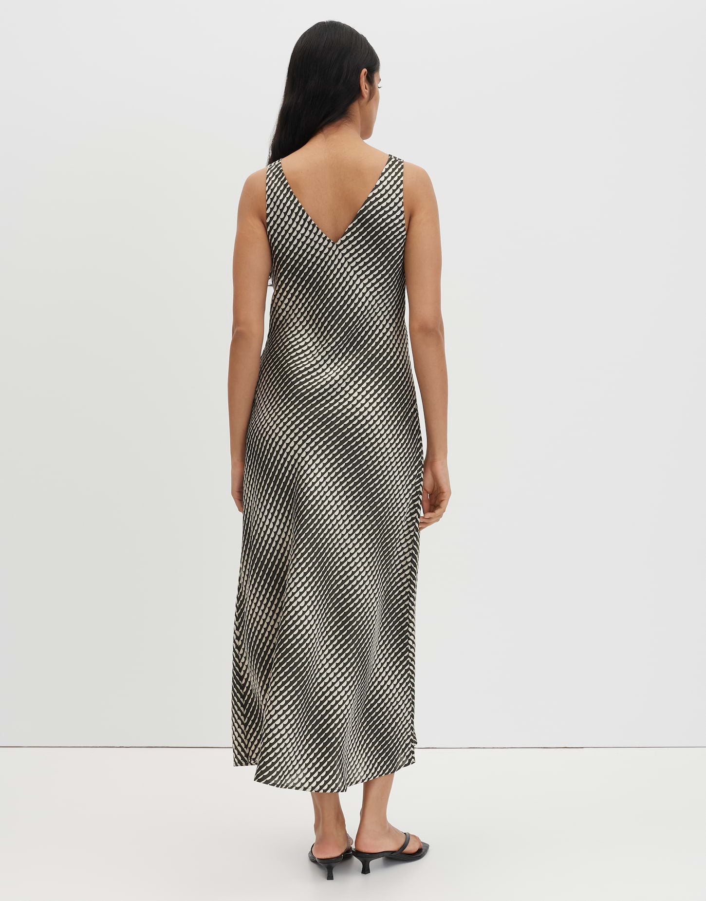 Qova wave (Midnight Olive)