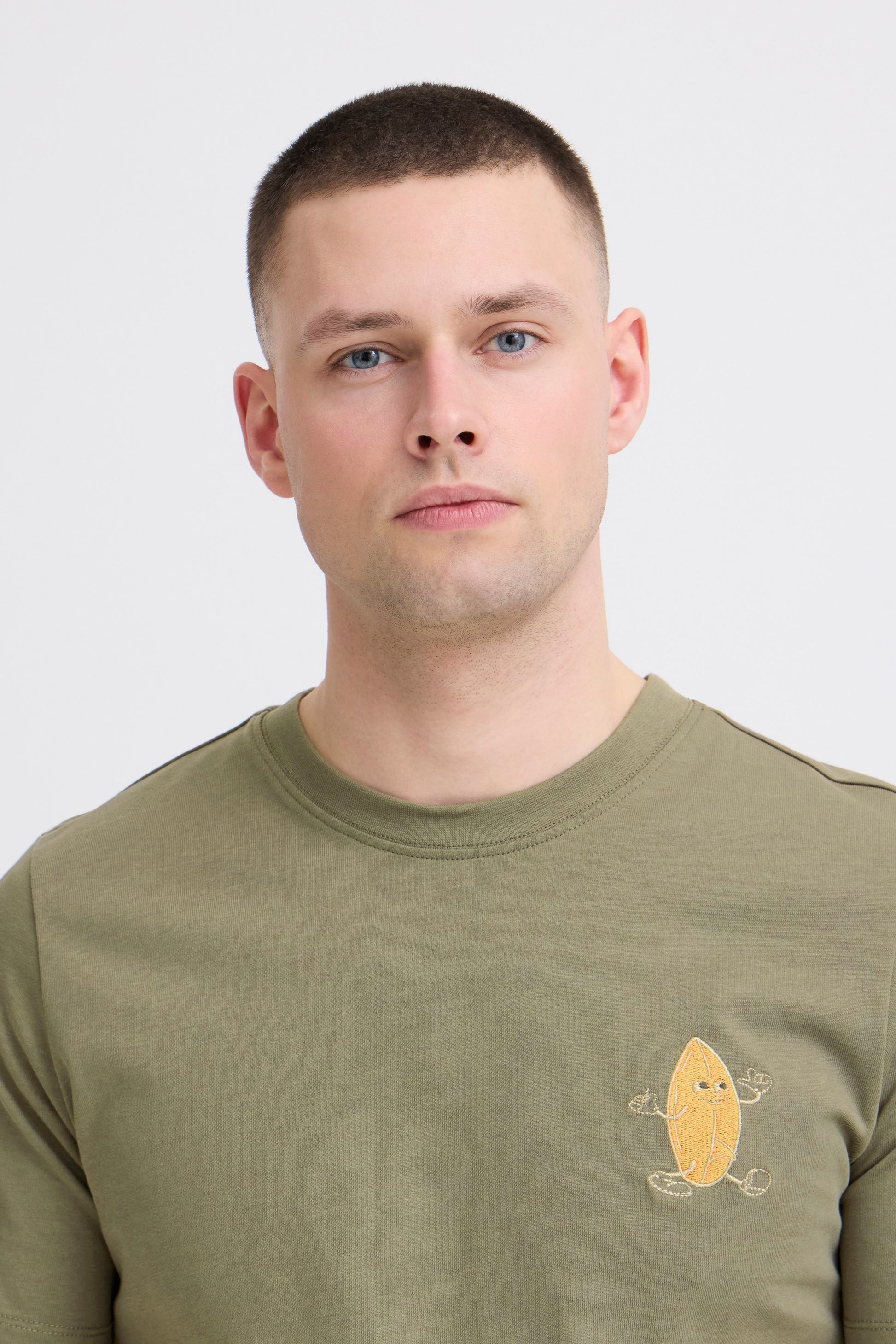 Bhsun Island Emb Tee (Dusty Oliv)