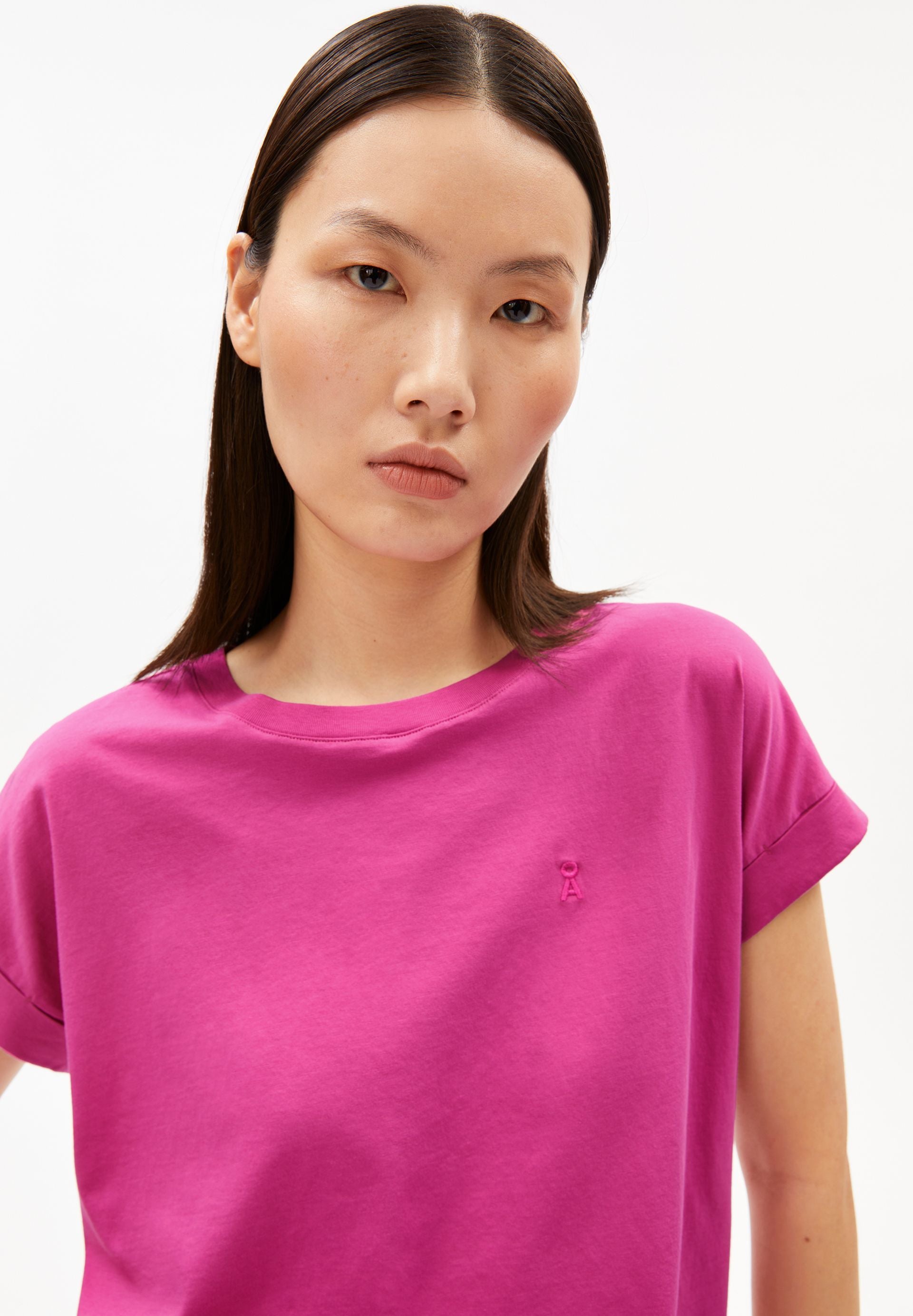 Idaara T-shirt (Very Berry)