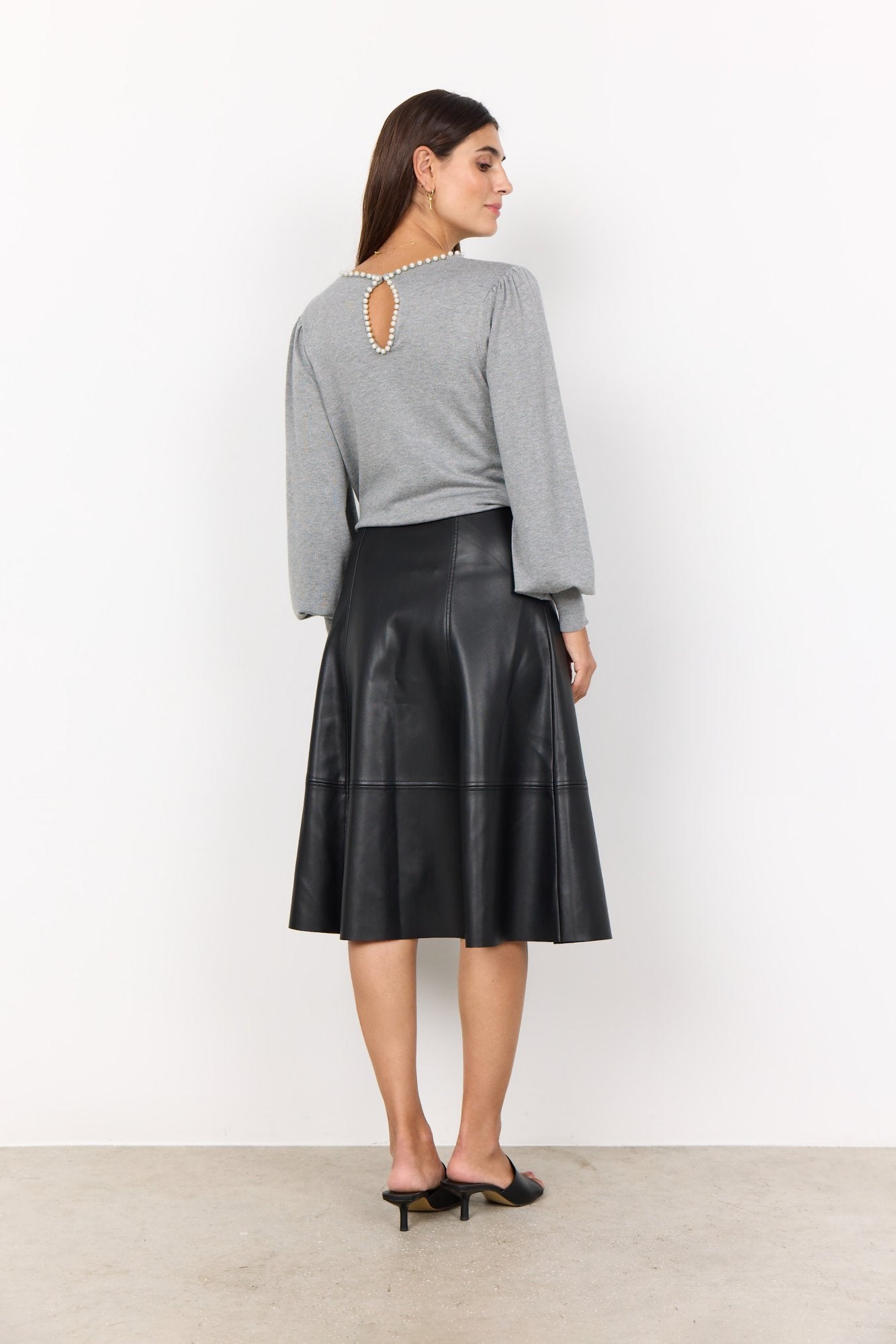 Sc-beckie 18 (Black)