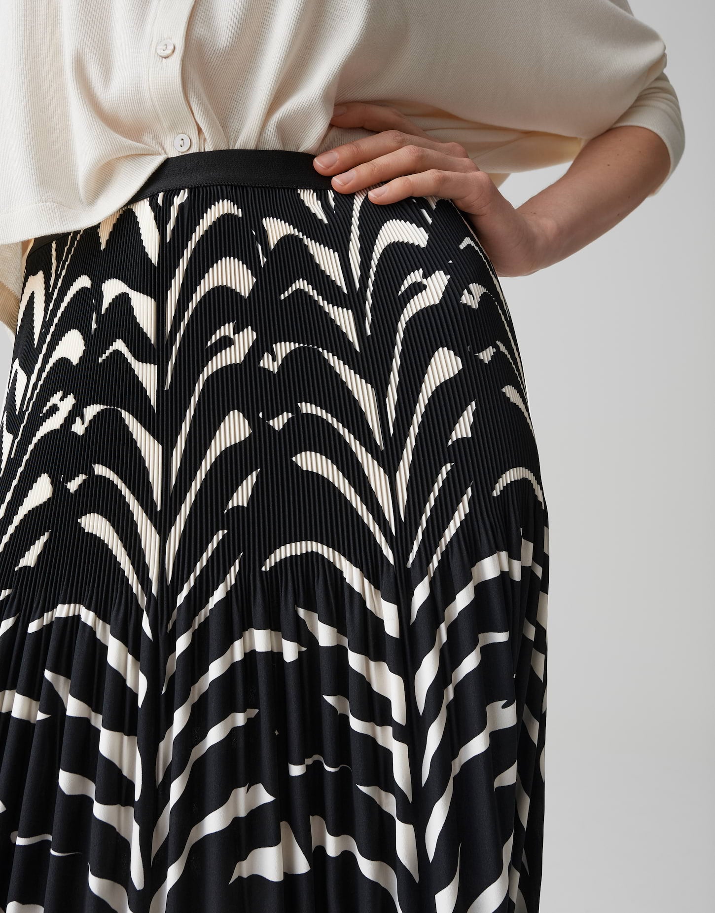 Ribane leaves (Black)