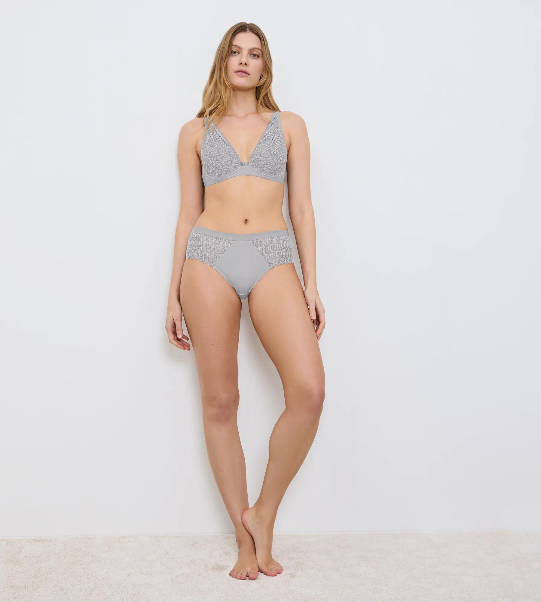 Aura Spotlight T Maxi (Grey Shadow)