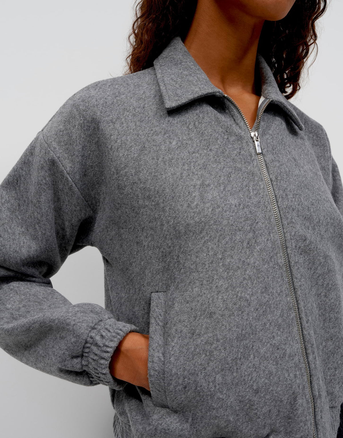 Gerzi (Quiet Grey)