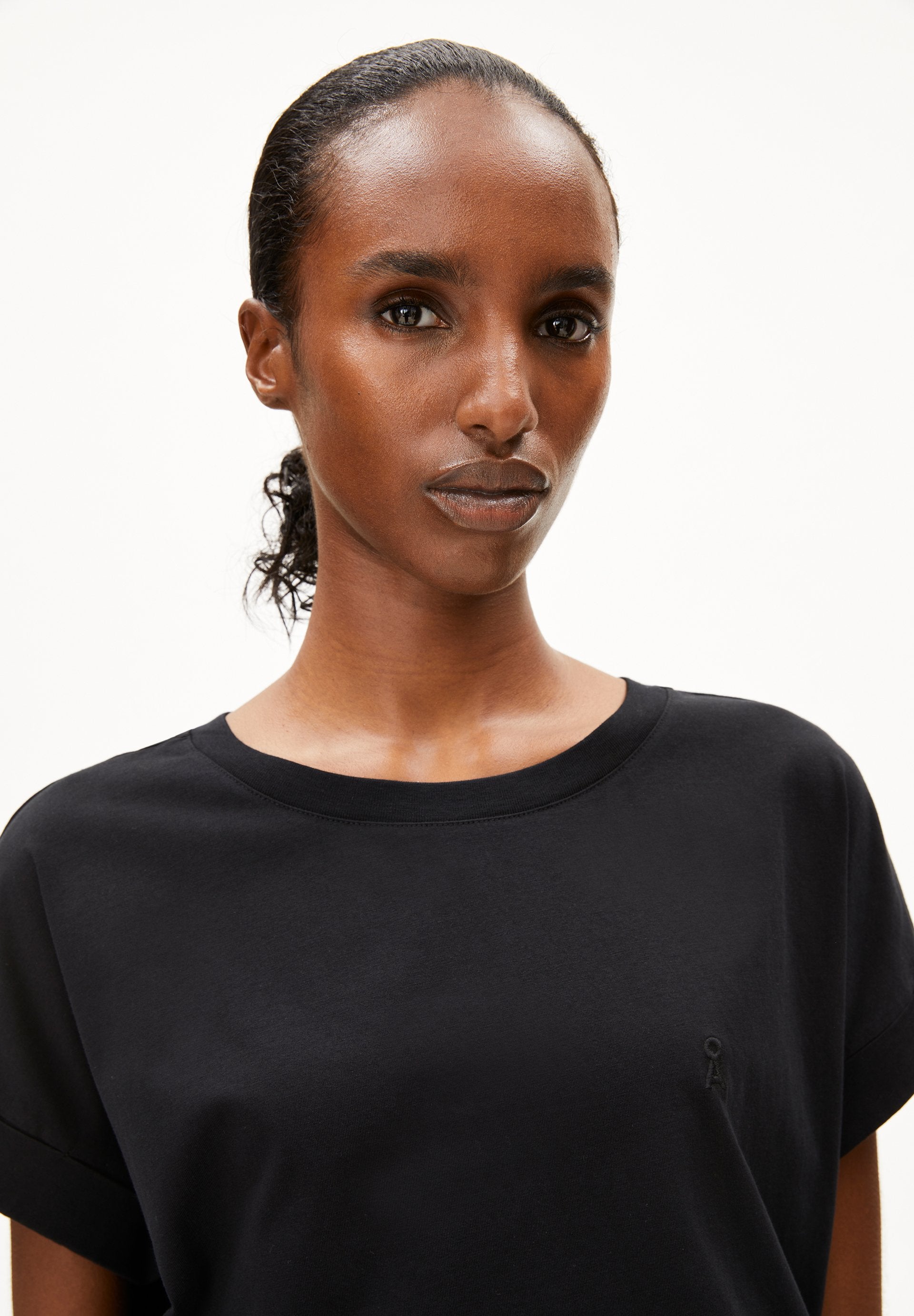 Idaara (Black)
