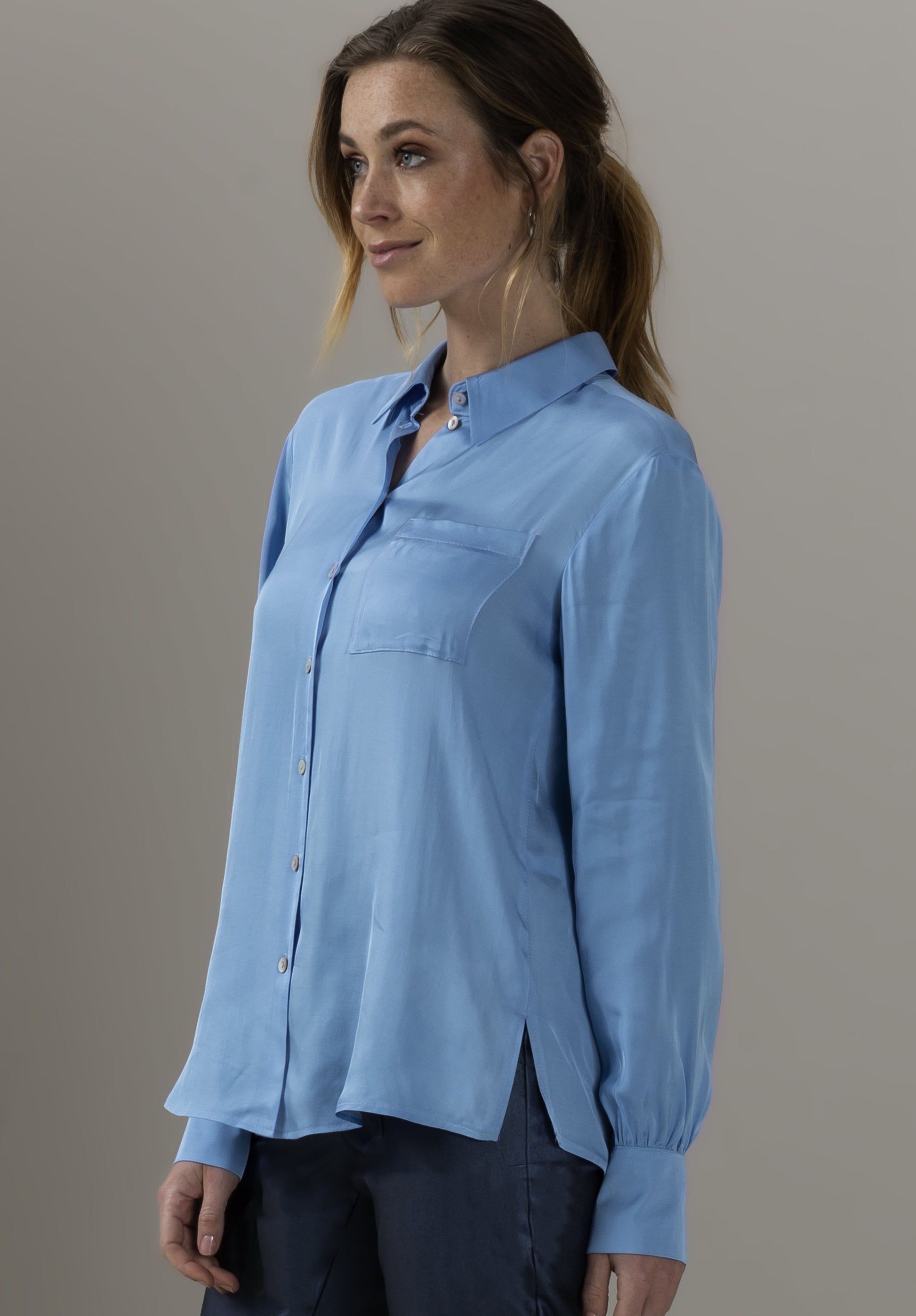 Anina (Iceblue)