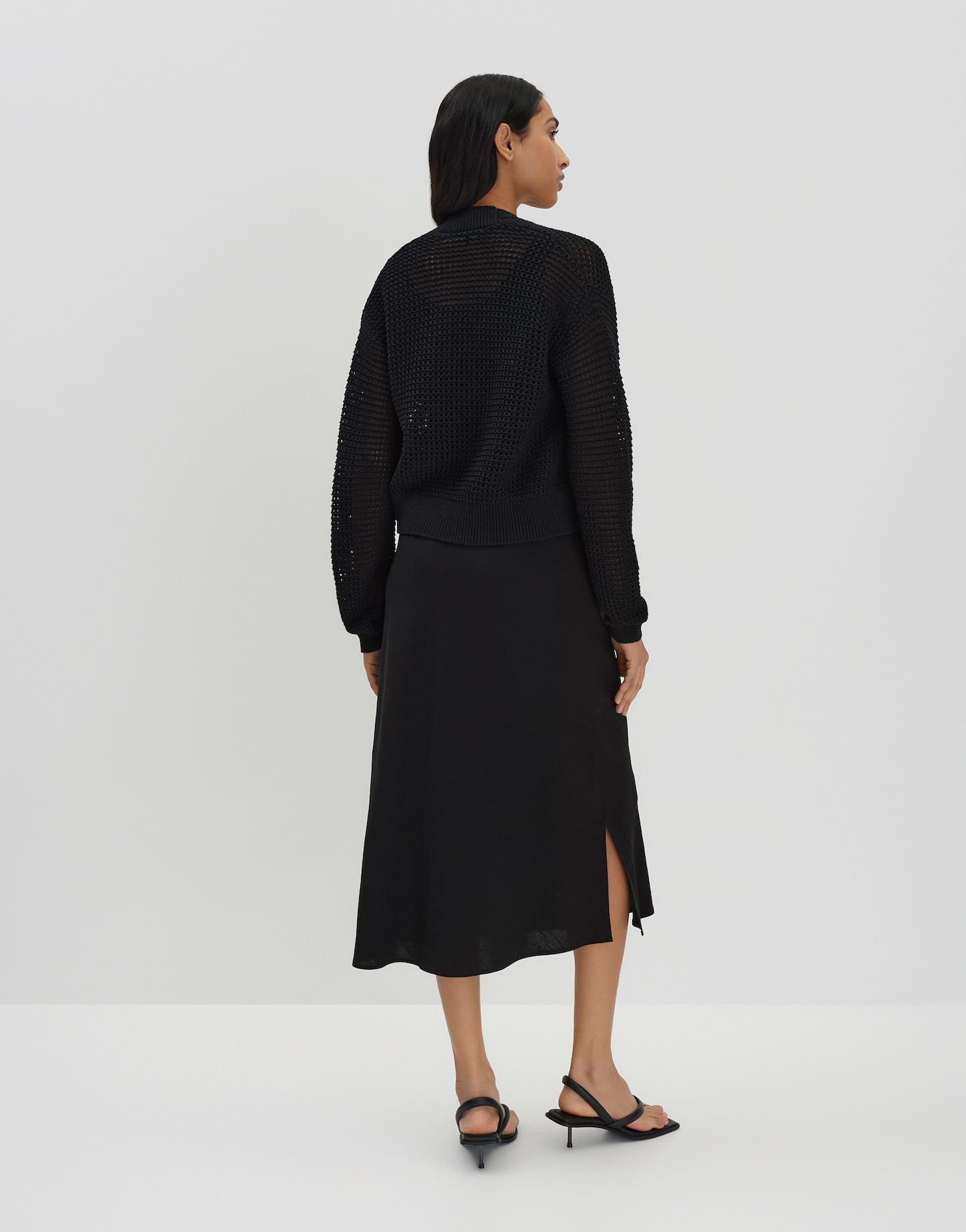 Tomina (Black)