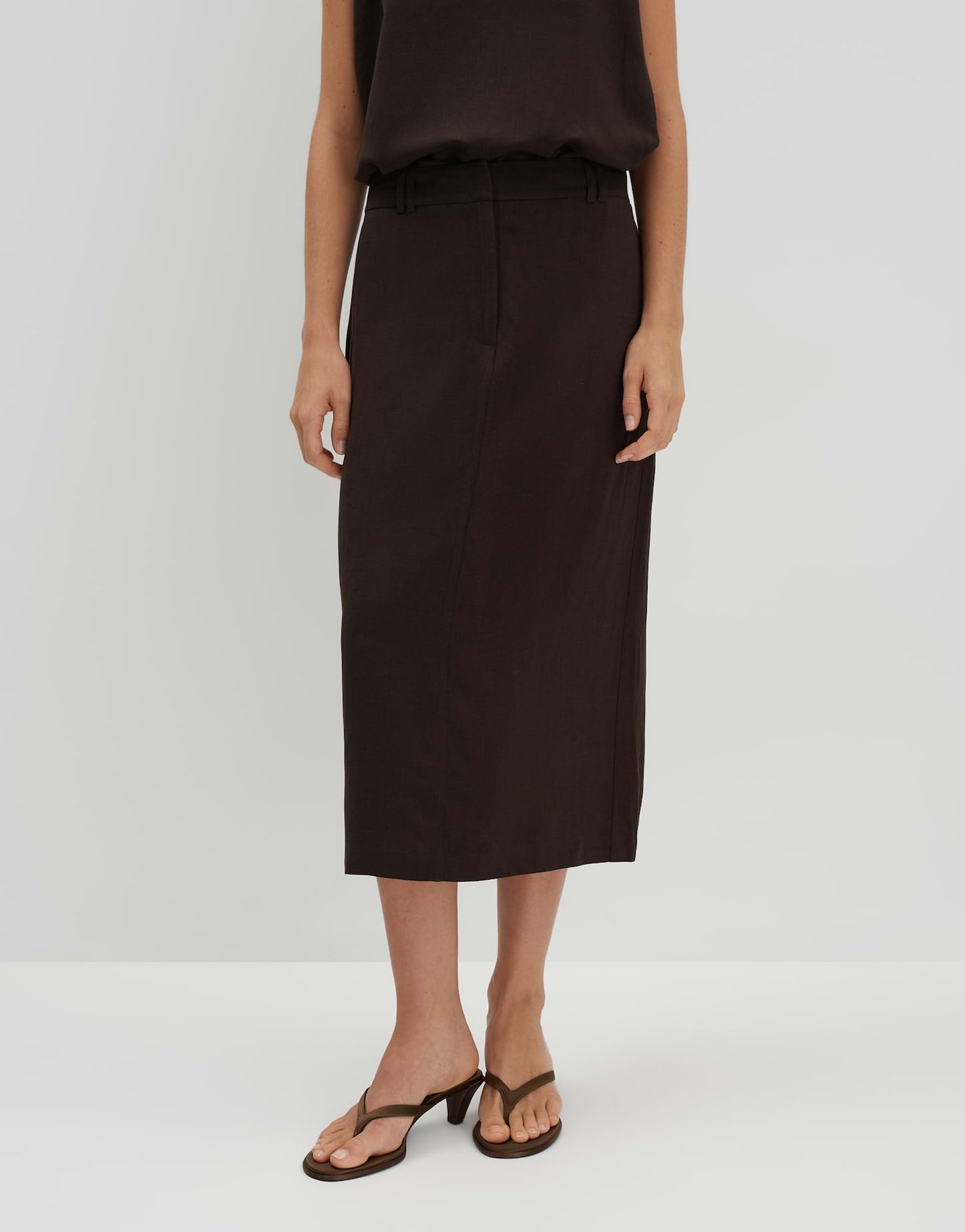 Olini detail (Dark Espresso)