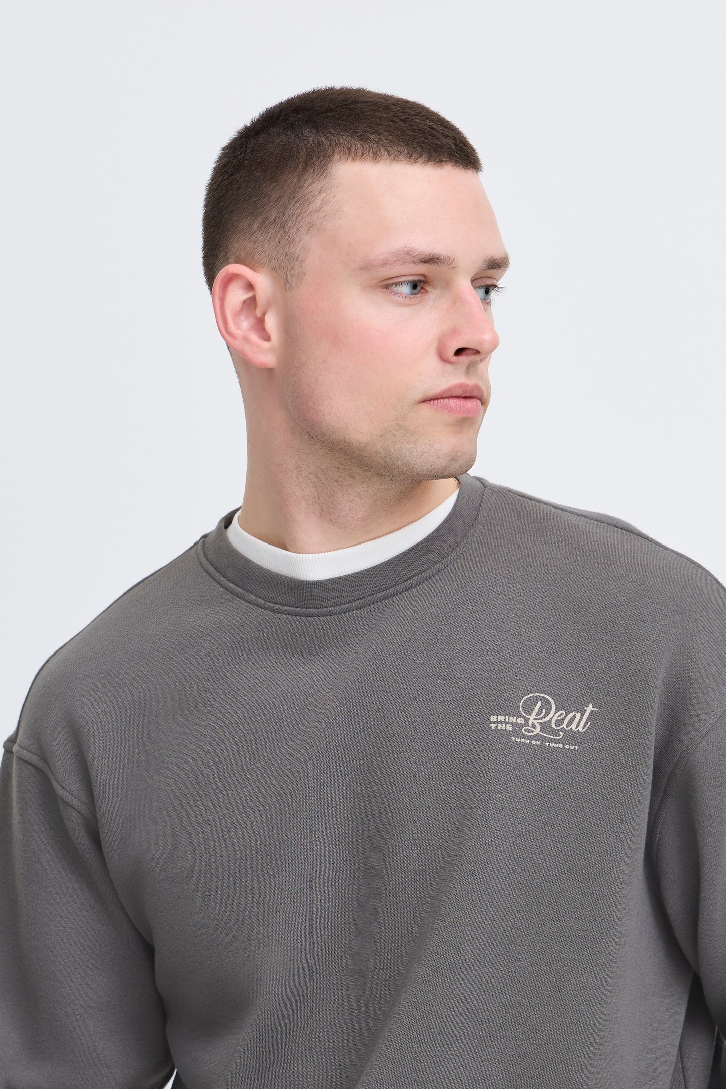 BHISMO sweatshirt (Iron Gate)