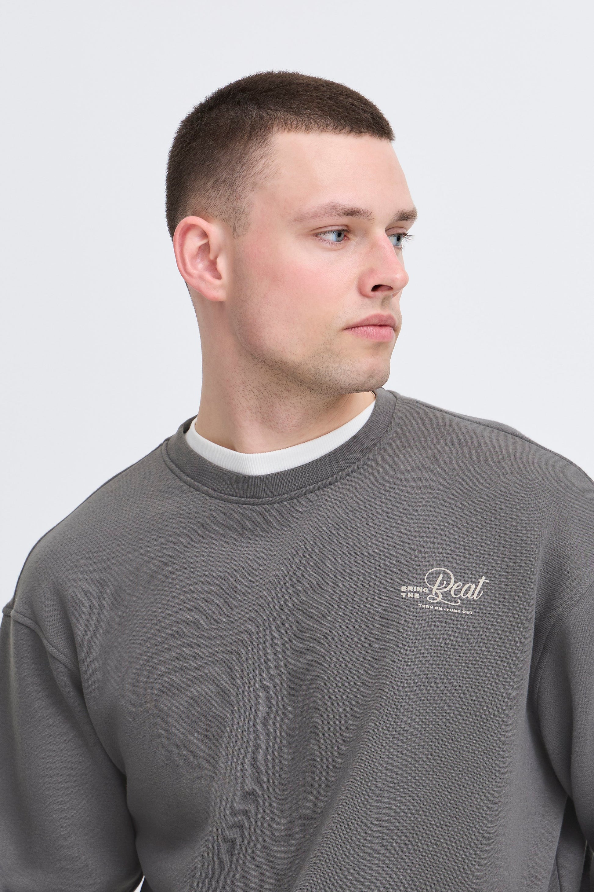 BHISMO sweatshirt (Iron Gate)