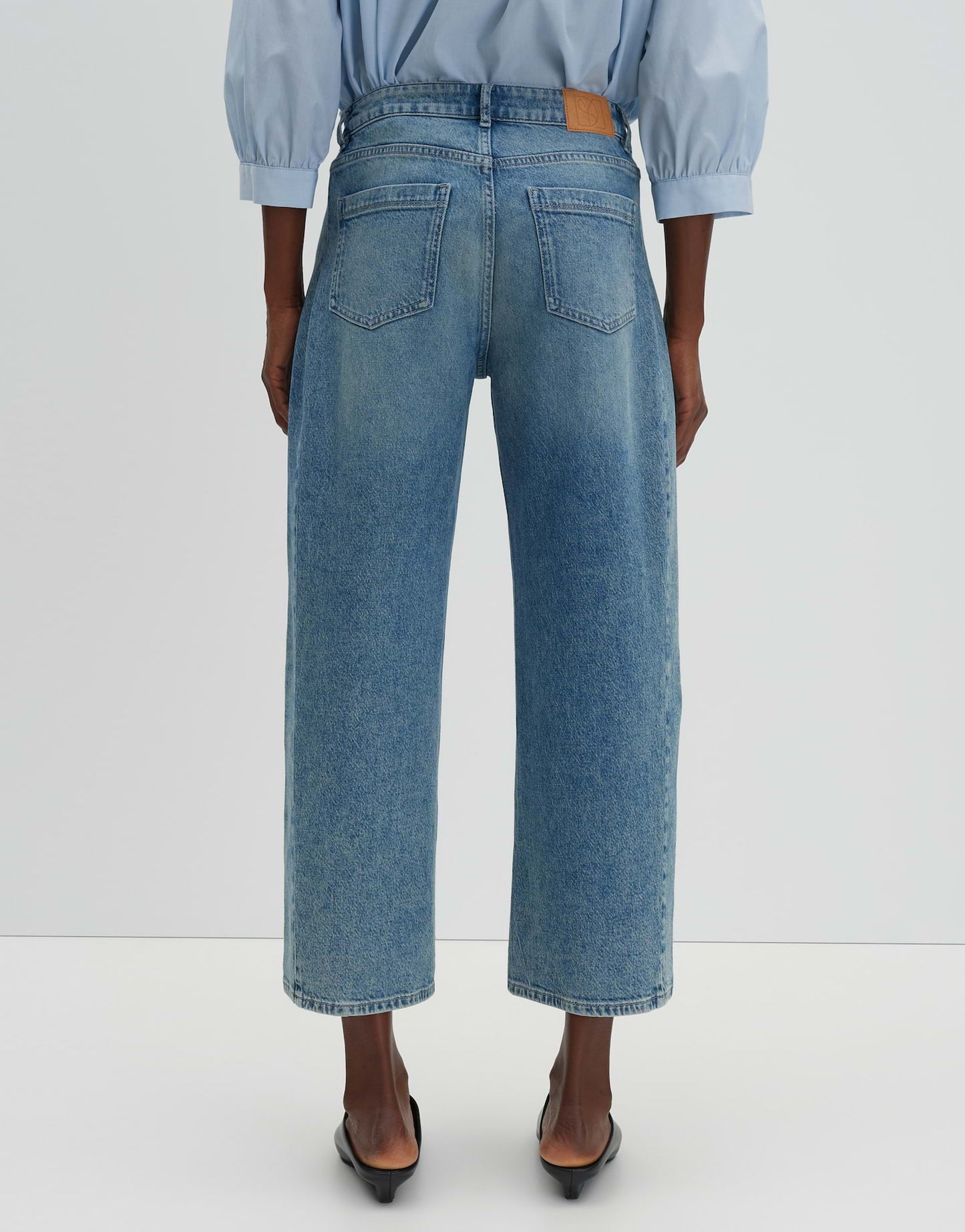Cellma cropped (Mid Vibrant Bl)