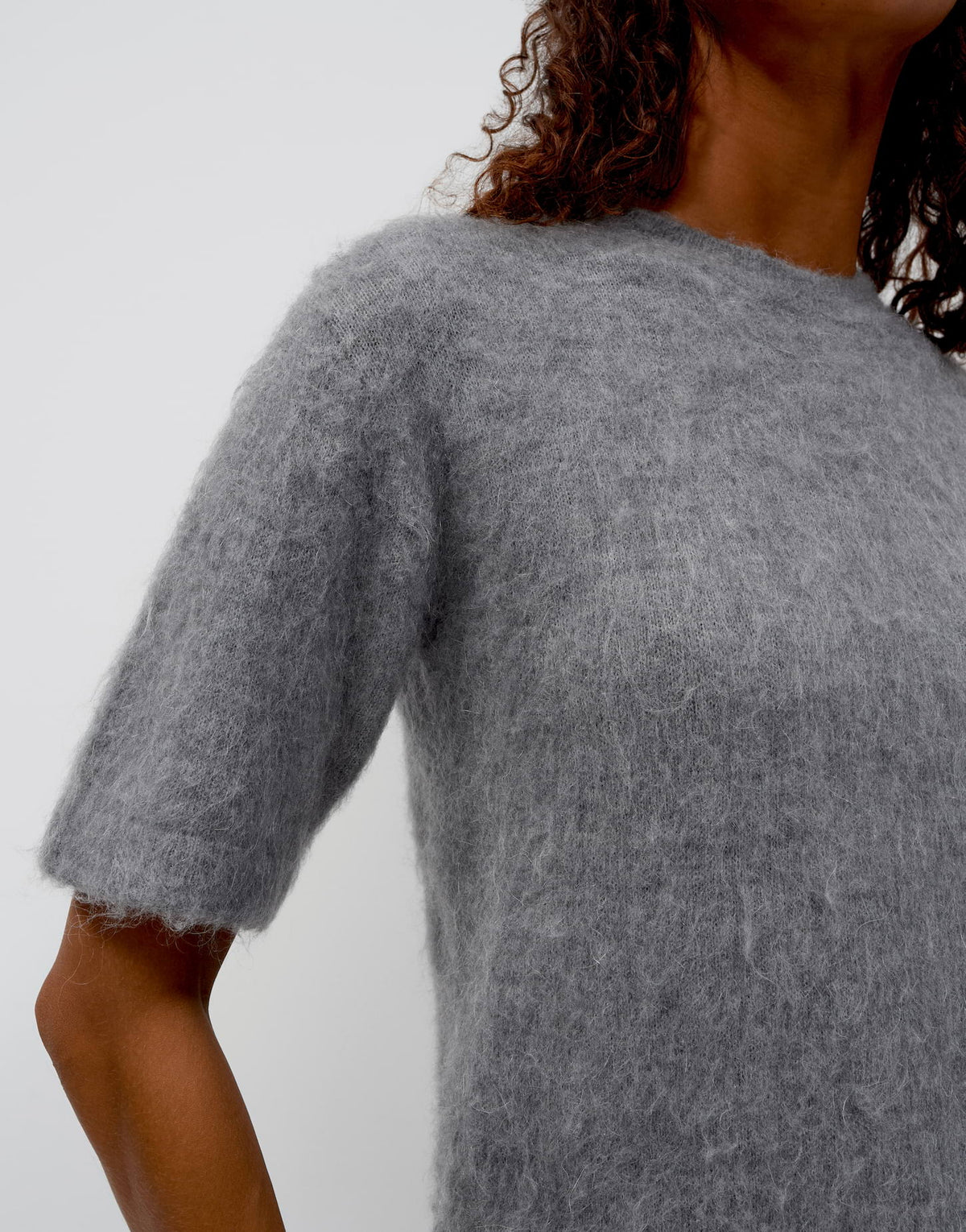 Pammi (Quiet Grey)