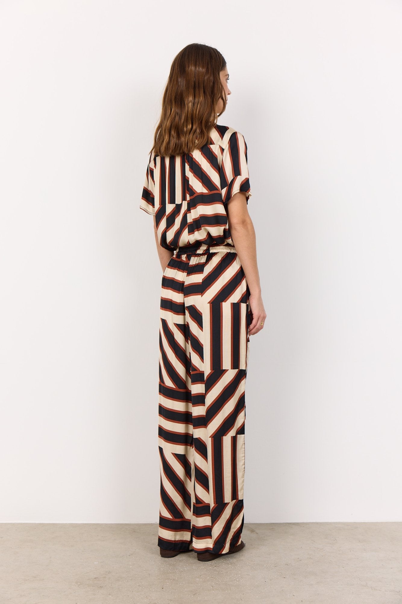 Sc-roja 3-c (9999c 9999c Black Co)