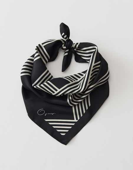 Adilly scarf