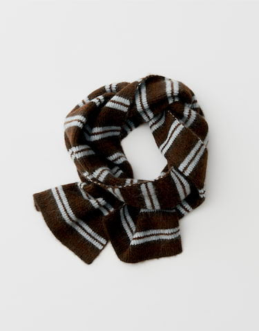 Atartan scarf