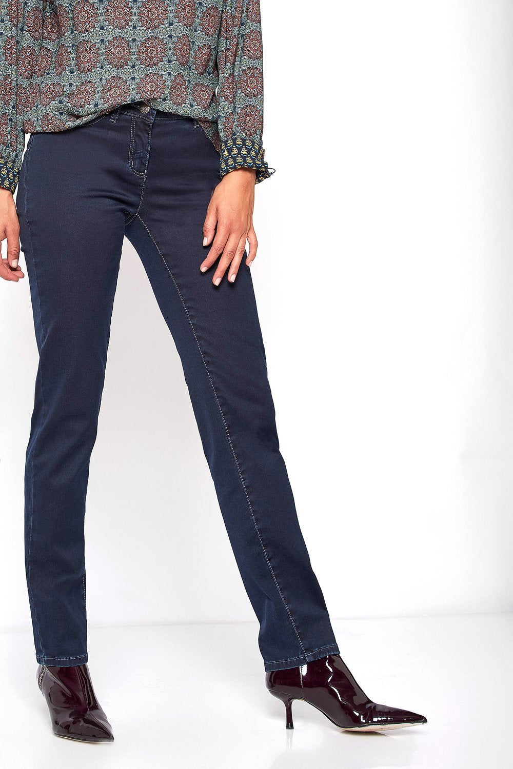 Perfect Shape Straight (Dark Blue Used)