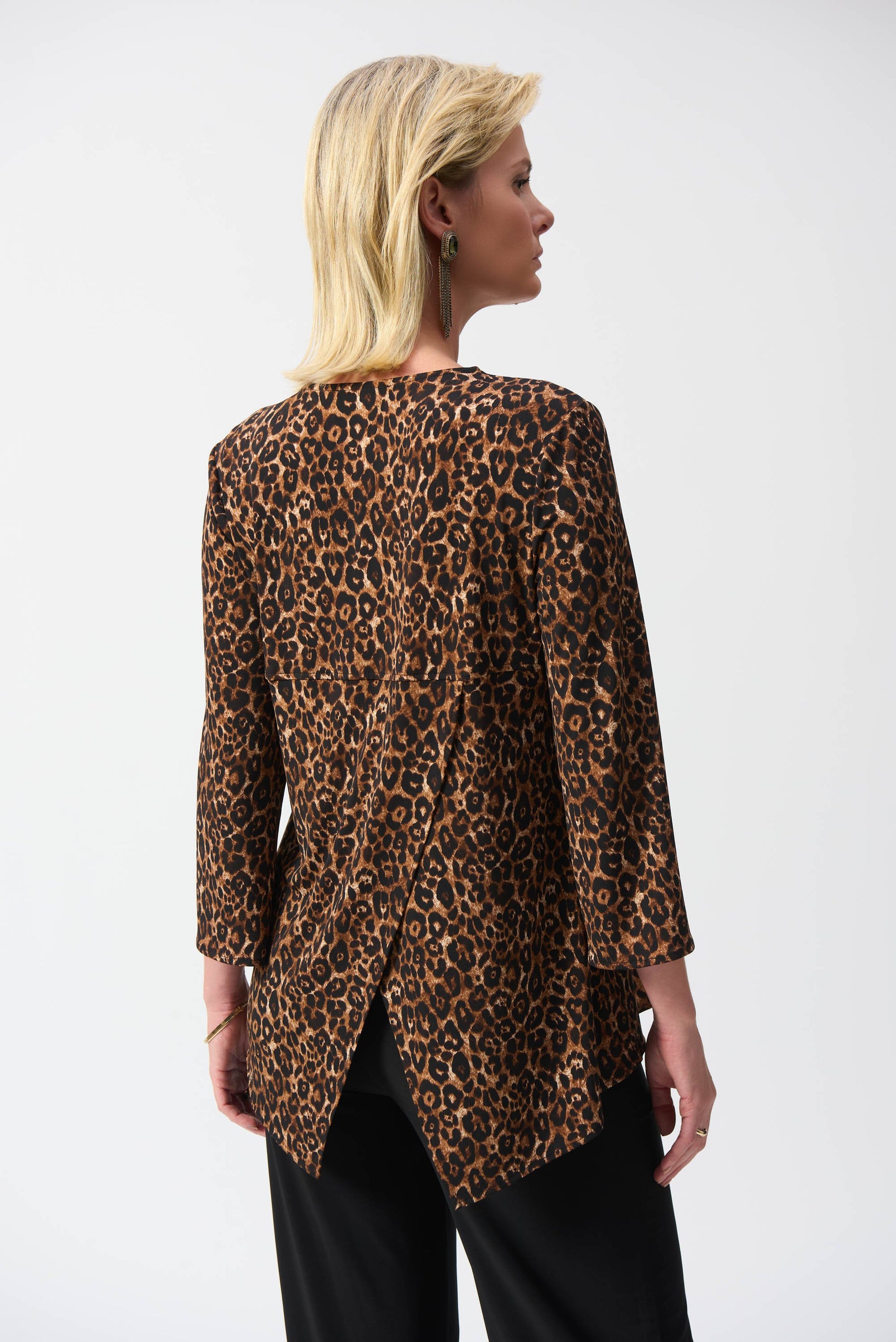 Leicht ausgestellte Tunika mit Animalprint (Beige/schwarz)