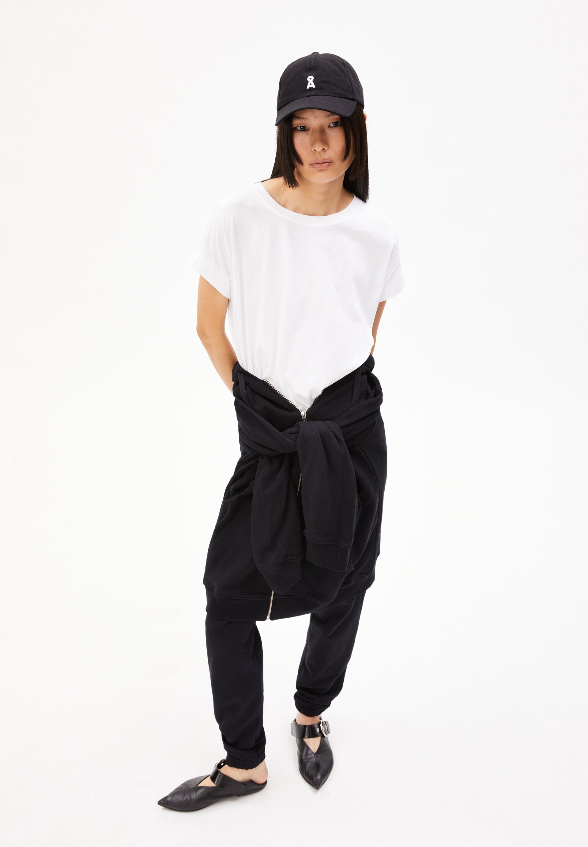 Idaara (White)