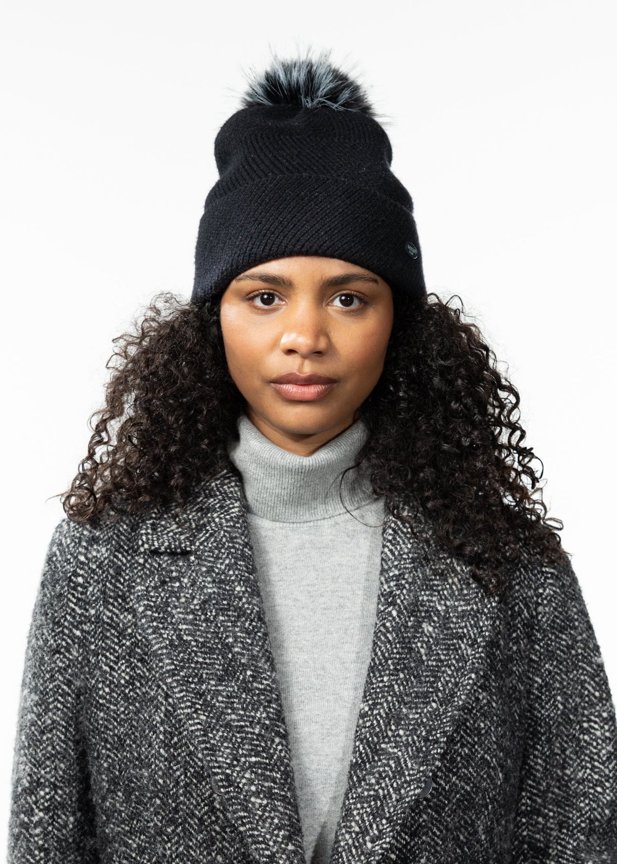 Rosamaria Beanie (Black Black)