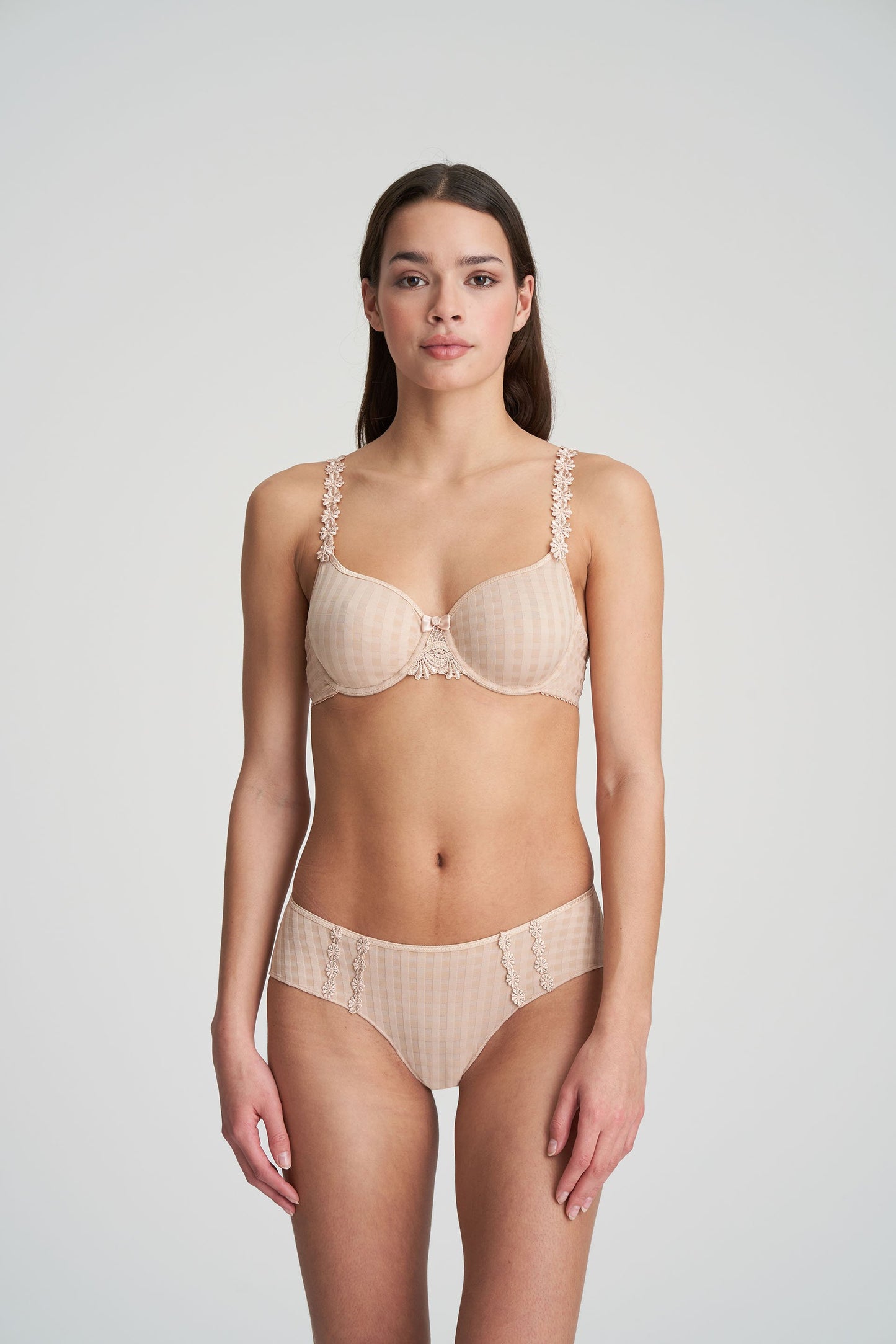 AVERO caffé latte Hotpants (Cal)