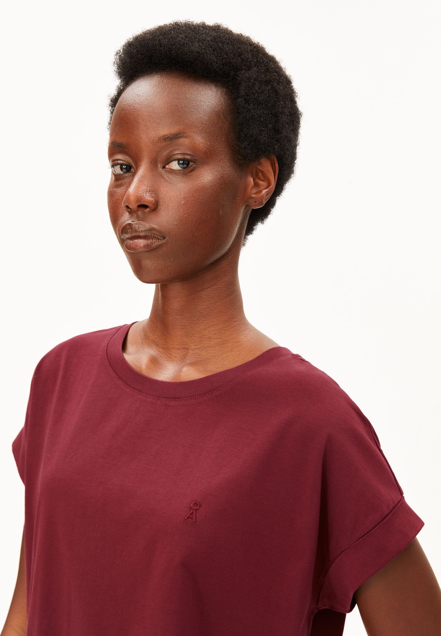 Idaara T-shirt (Velvet Red)
