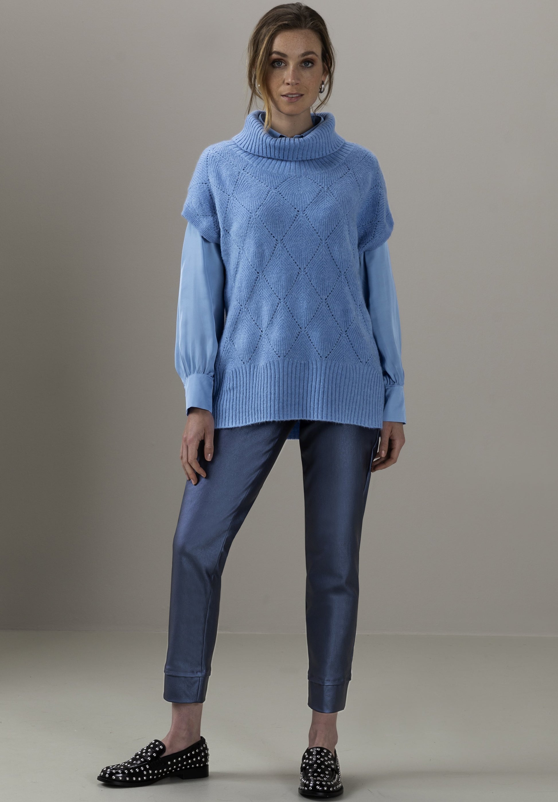 Anina (Iceblue)
