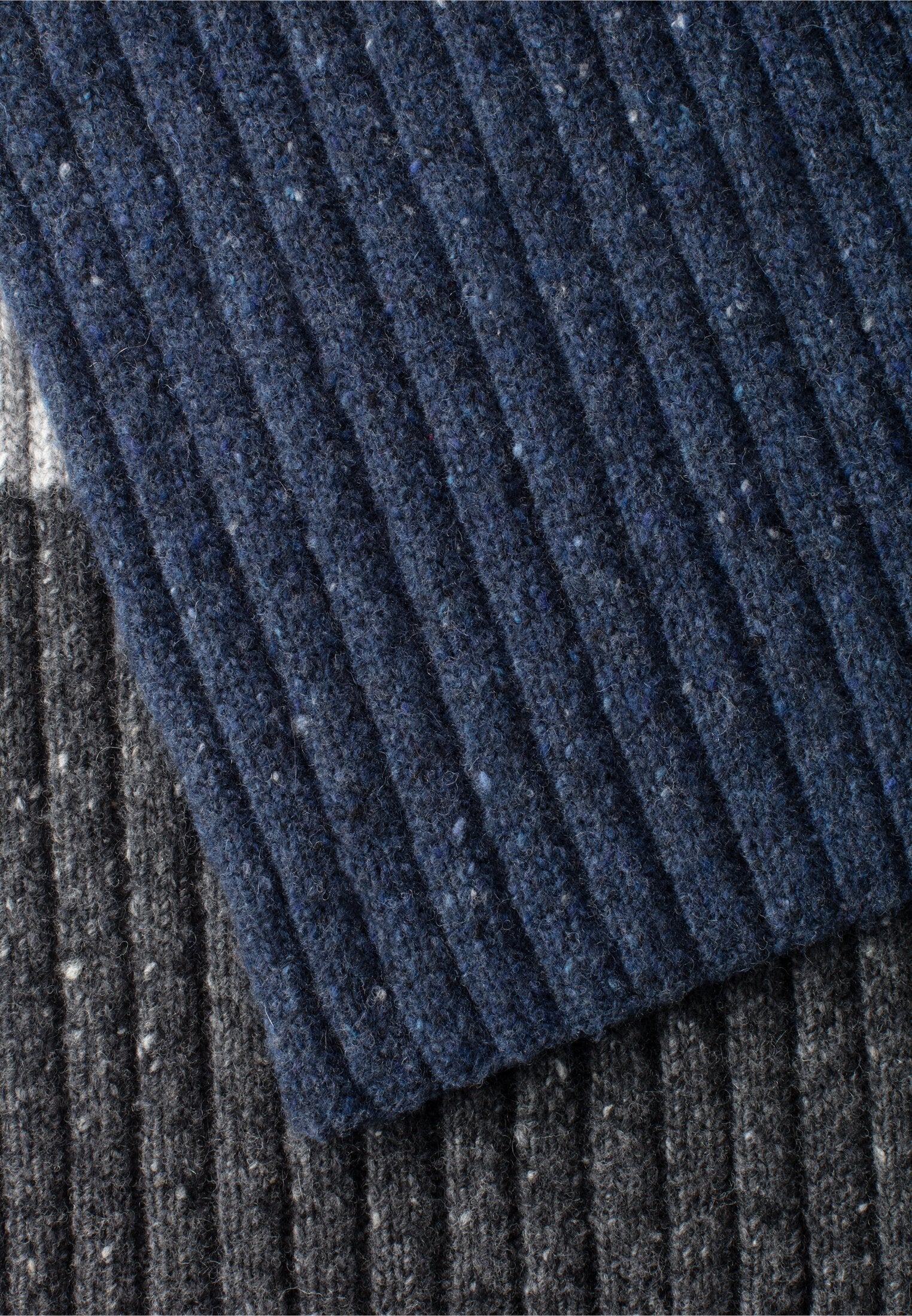 Strickschal mit Merinowolle (Dark Blue)