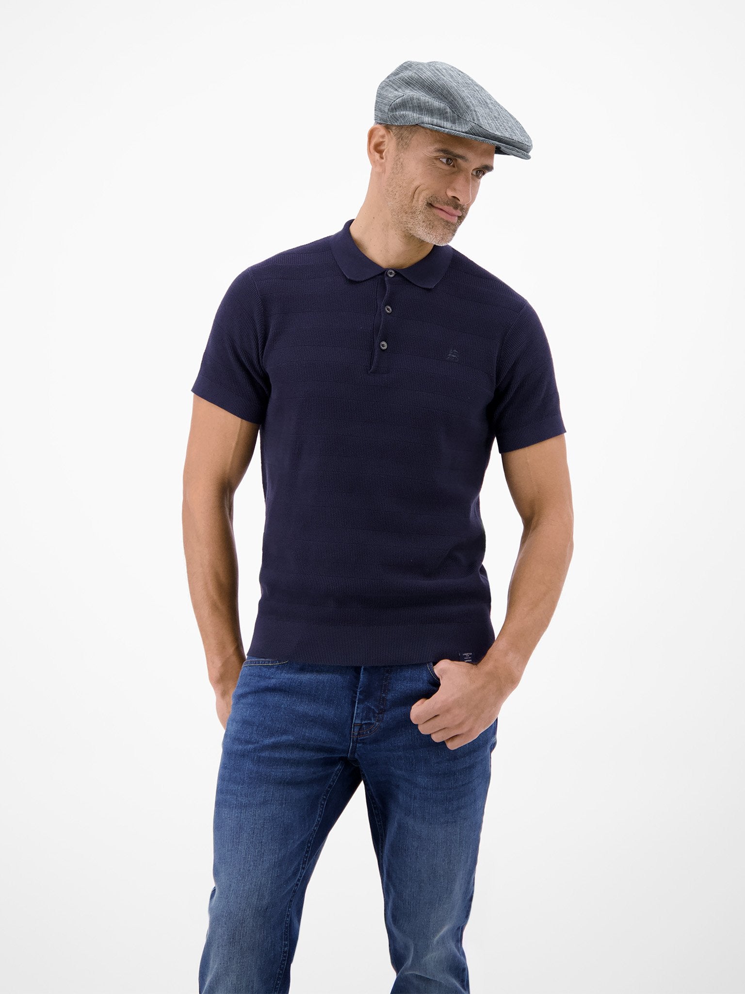 Cap                               0 (Classic Navy)