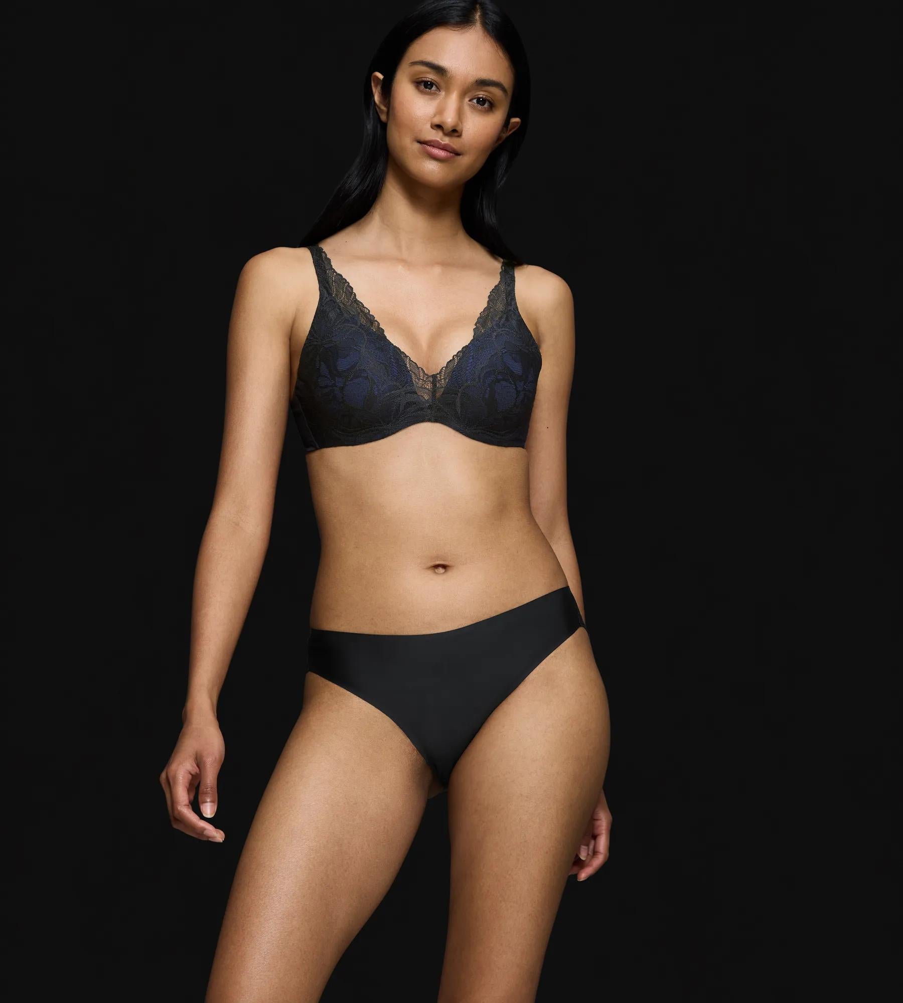 Body Make-Up Illusion Lace WP (Black)