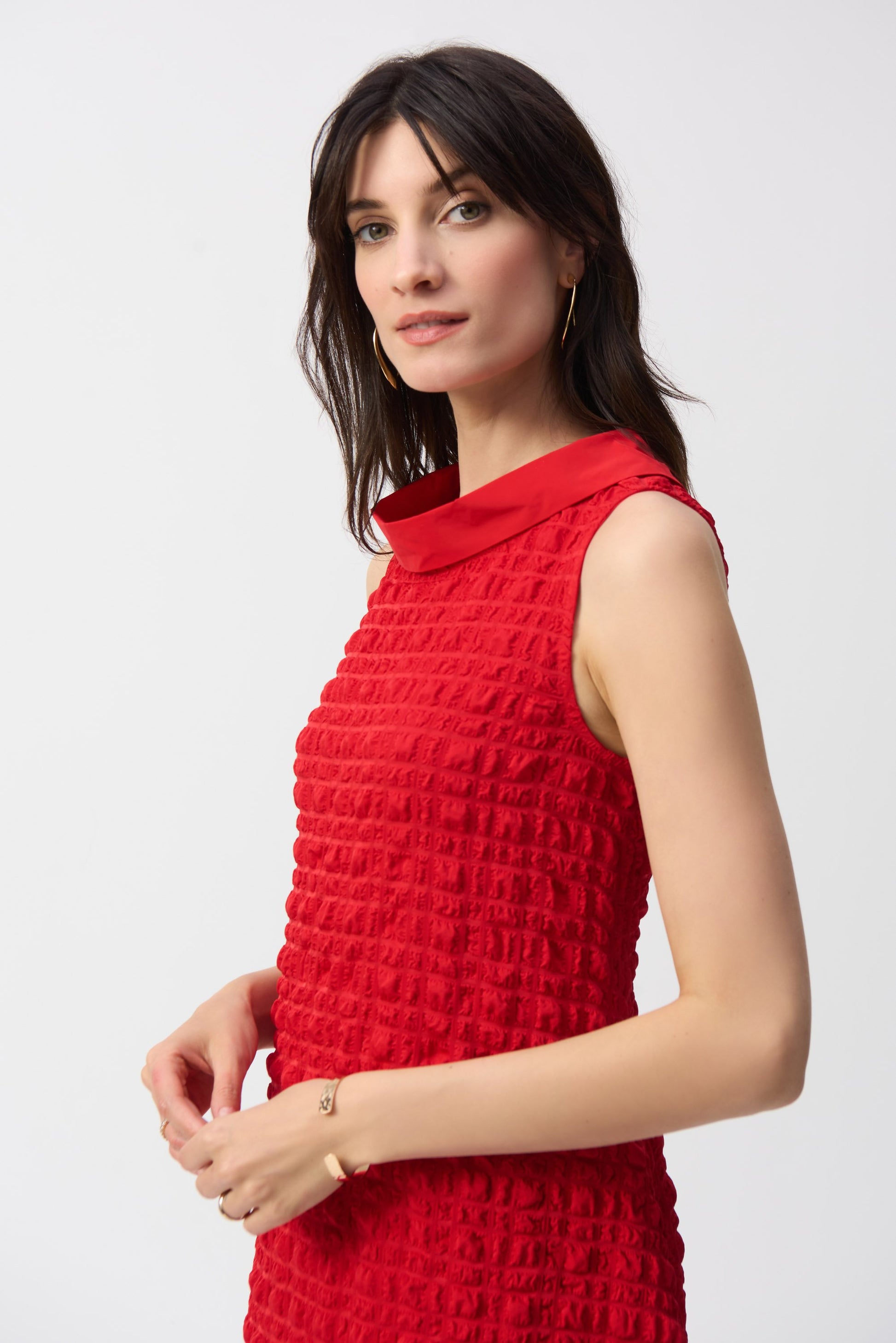 Ärmelloses Komfortkleid in strukturierter Optik (Strahlendes Rot)