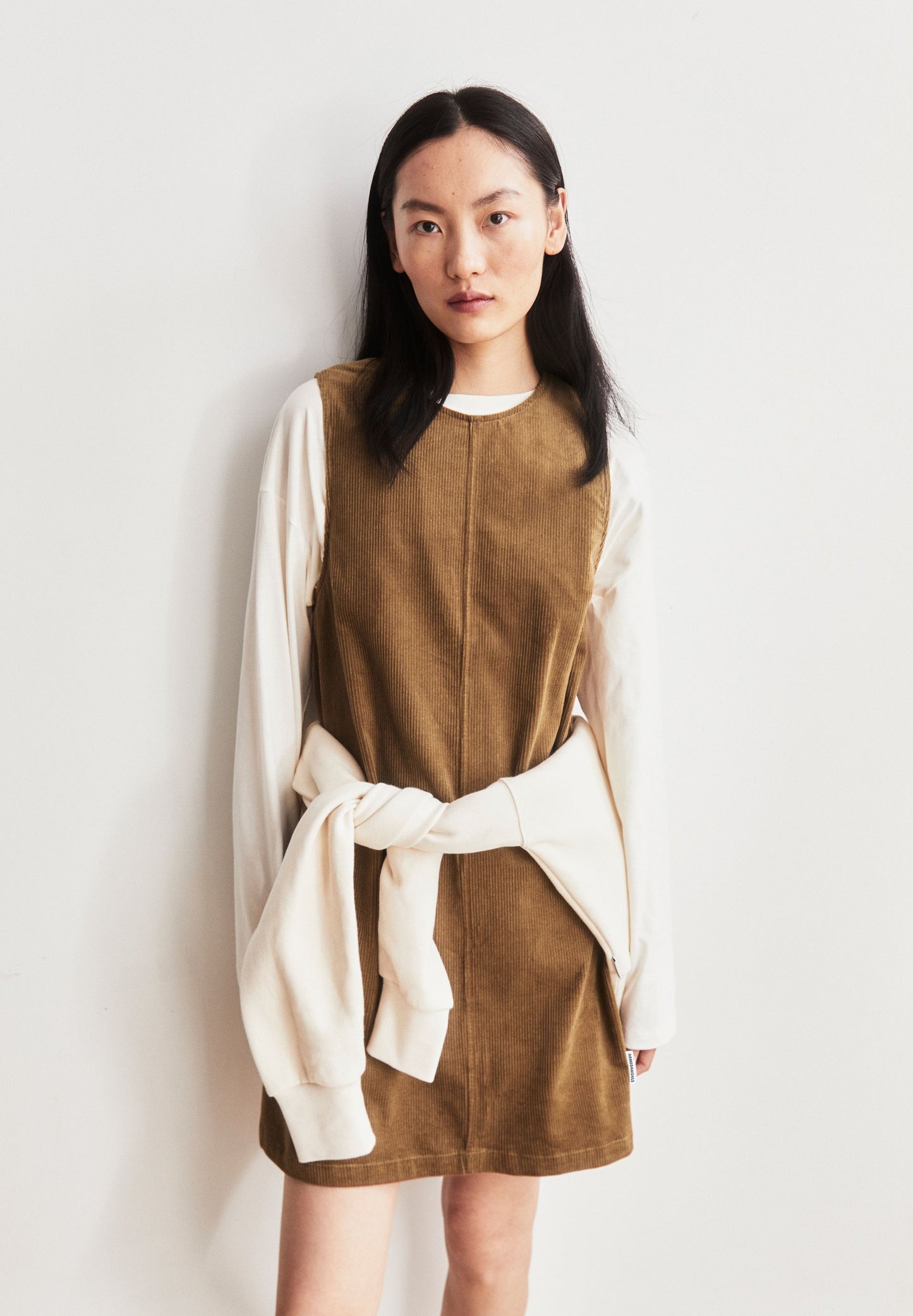 Corduroy R-neck Mini Dress (Amberwood)