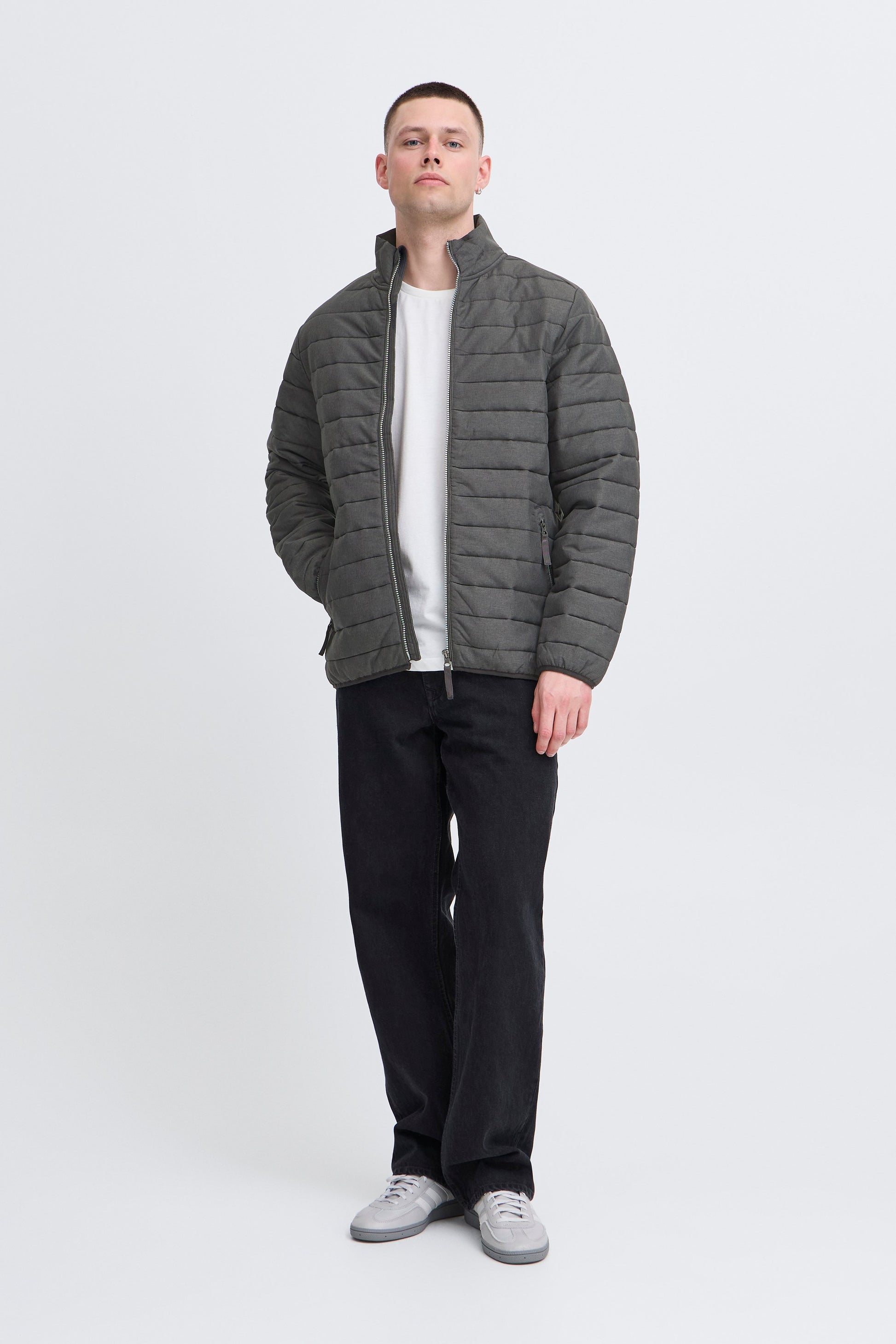 BHEDMAR puffer with stand collar (Black Melange)