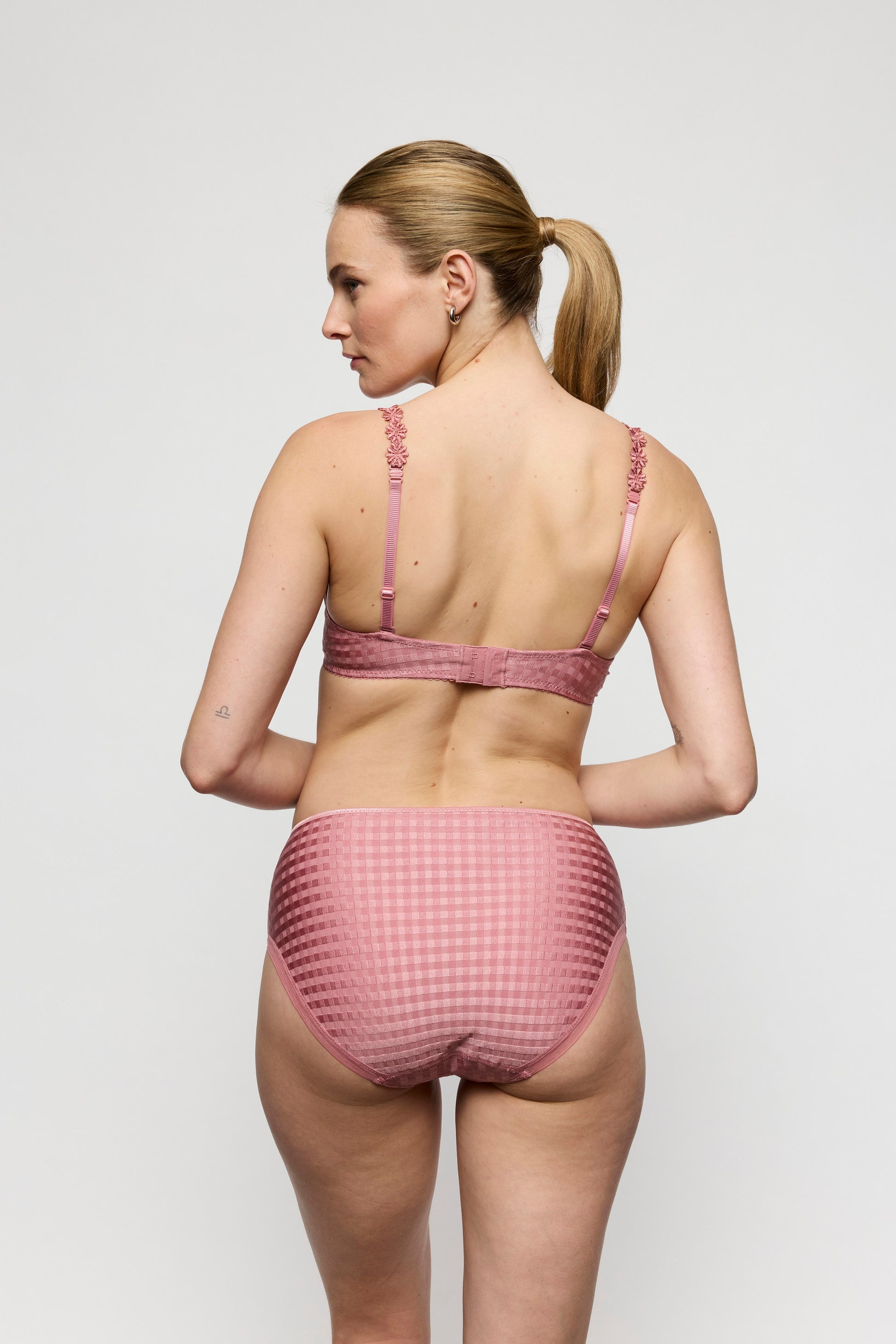 AVERO Ballet Pink Taillenslip (Btp)